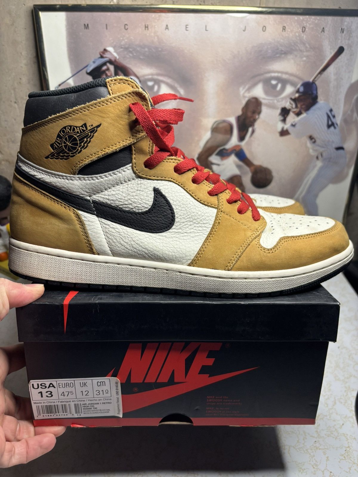 Jordan Brand Air Jordan 1 Retro High rookie of the year Size US 13 / EU 46 - 1 Thumbnail