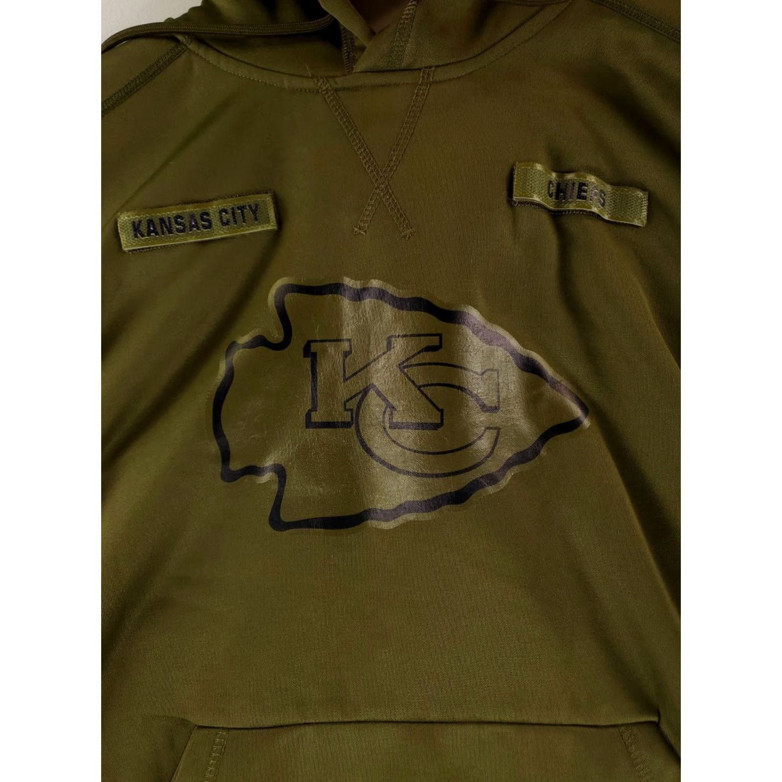 Nike Kansas City Chiefs Hoodie Salute to Service Military Green Mens S Nike Pullover Green Adult Mens S Size US S / EU 44-46 / 1 - 4 Thumbnail