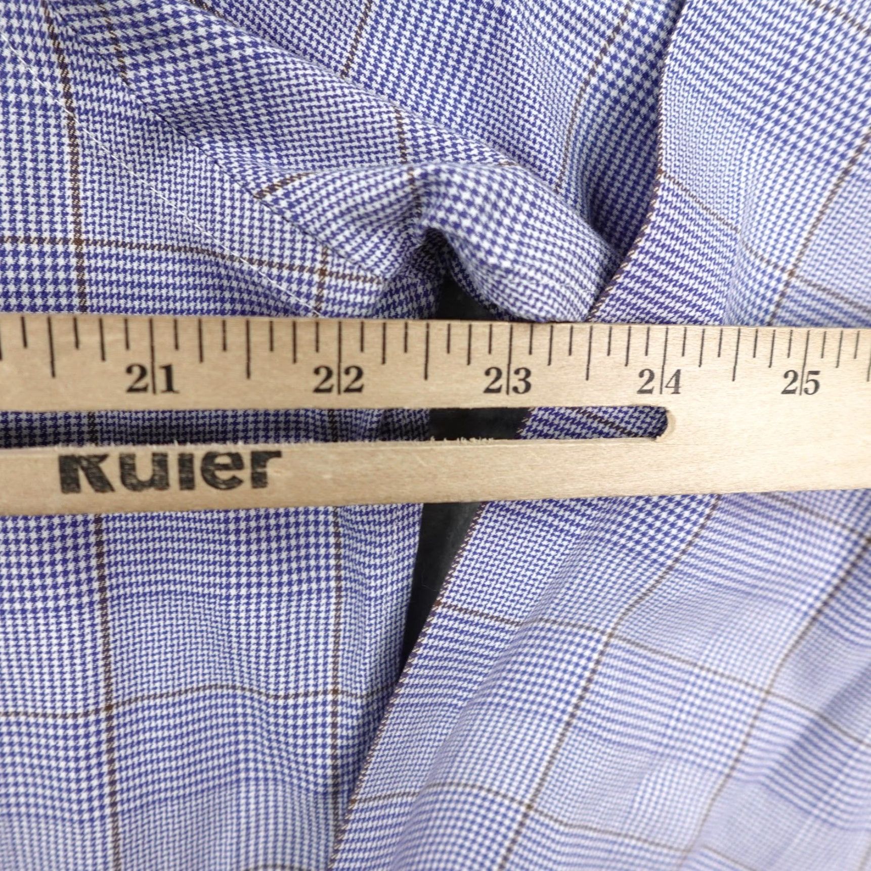 Brooks Brothers VINTAGE? No, it's not vintage. Brooks Brothers Shirt Mens 16.5 35 Blue Glen Plaid Milano Non-Iron Button Up L Blue Plaid 100% Cotton Regular Fit Mens Size US L / EU 52-54 / 3 - 7 Thumbnail