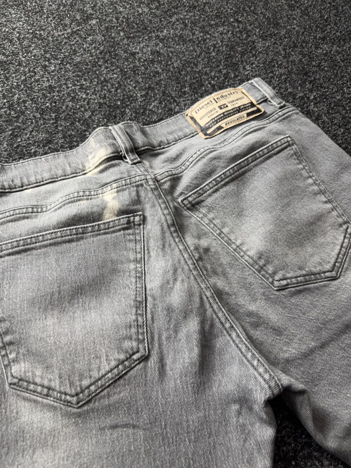 Diesel 00s Luxury Y2K Diesel Washed Grey Denim Jeans tapered Fit Size US 33 - 16 Thumbnail