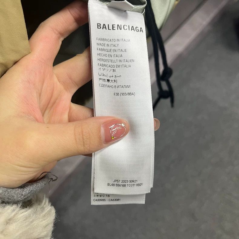 Balenciaga Balenciaga beige hooded logo letter printed long sleeved ja Size US S / EU 44-46 / 1 - 4 Thumbnail