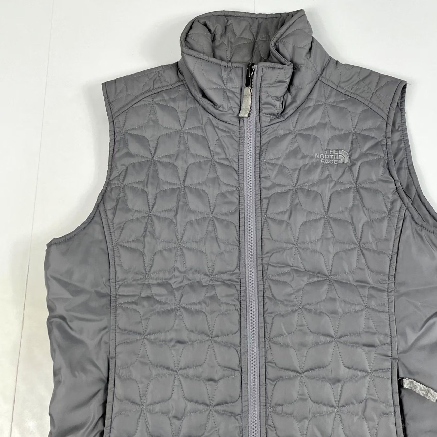 The North Face The North Face Vest Women Medium Gray Thermoball Puffer Full Zip Trekking Skiing Size M / US 6-8 / IT 42-44 - 2 Thumbnail