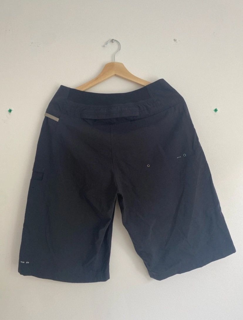 Undercover Undercover SS10 ”Less But Better” Shorts Size US 32 / EU 48 - 2 Thumbnail