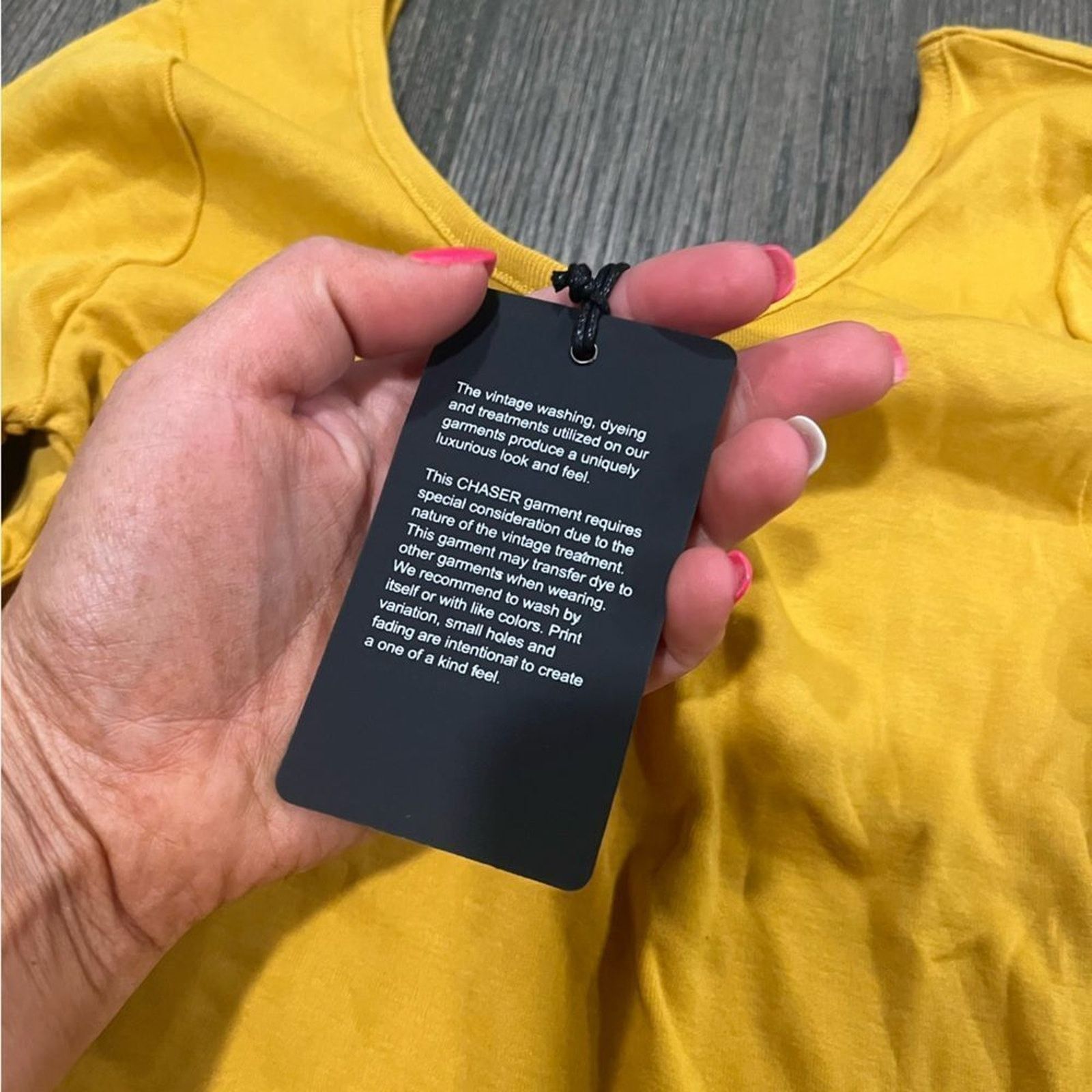 Vintage NWT Chaser Yellow Long Sleeve Scoop Neck T-Shirt Size S Size S / US 4 / IT 40 - 3 Thumbnail