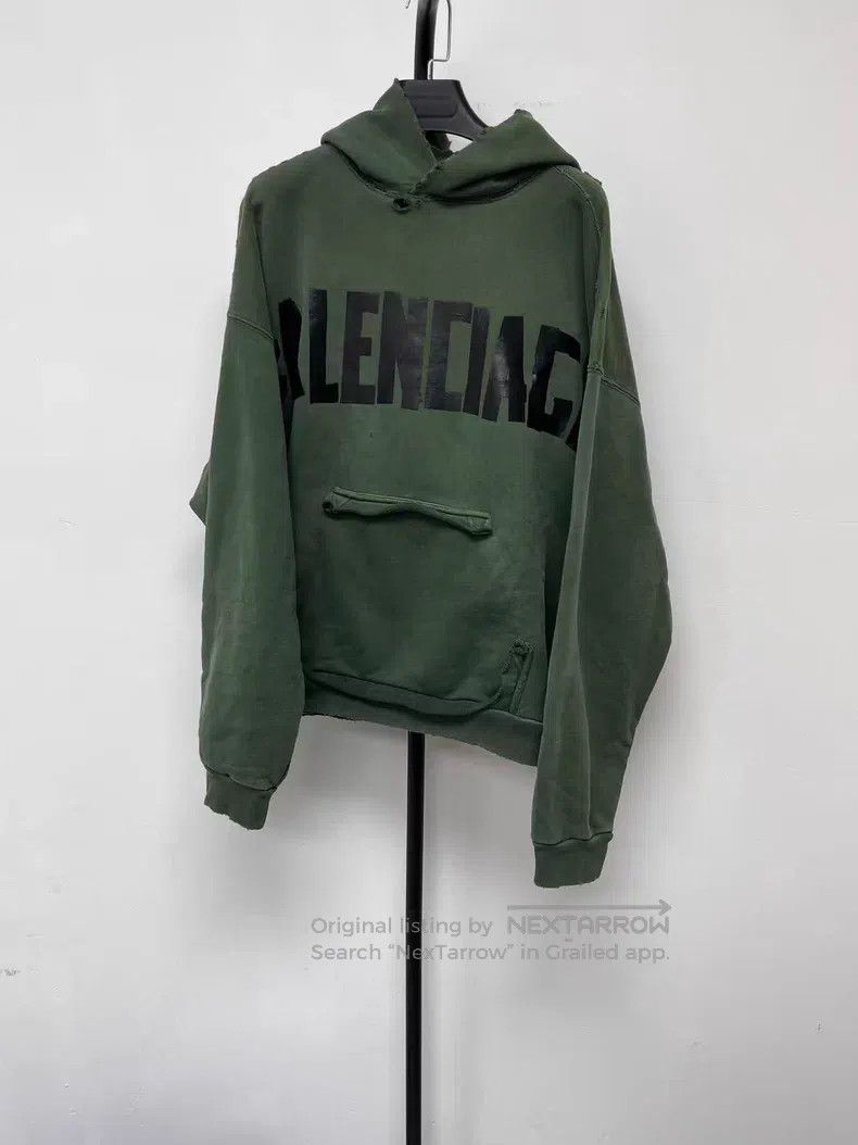 Balenciaga Balenciaga Logo Letter Printed Hooded Sweatshirt Size US S / EU 44-46 / 1 - 1 Thumbnail