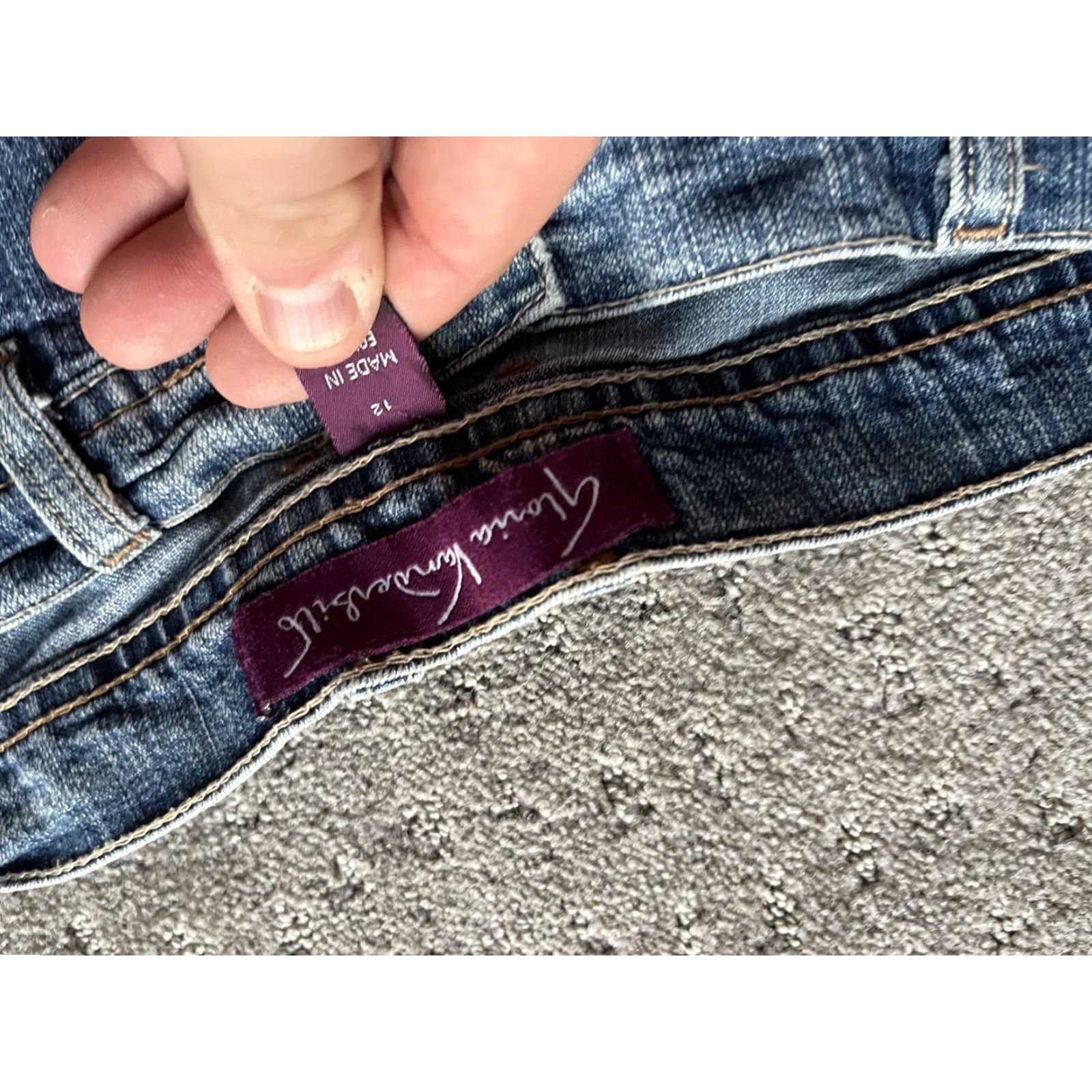 Gloria Vanderbilt Gloria Vanderbilt Jeans Women Size 12 Blue Straight Leg Amanda Medium Wash Jeans Regular 12 Blue Gloria Vanderbilt Amanda Women's Jeans 12 Size 34" / US 12 / IT 48 - 5 Thumbnail