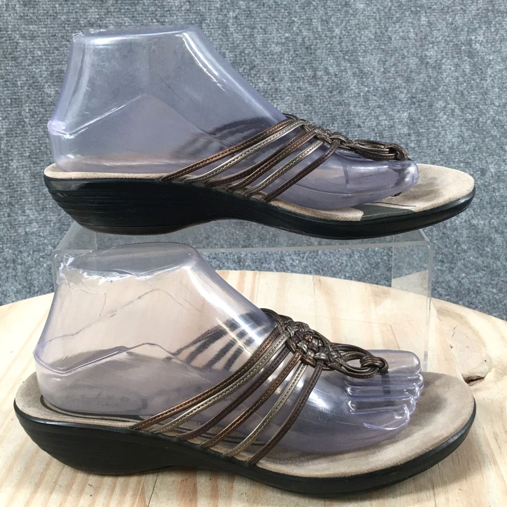 Clarks Privo By Clarks Sandals Womens 8 M Flip Flop Thong Low Heels 38007 Brown Slip On Size US 8 / IT 38 - 2 Thumbnail