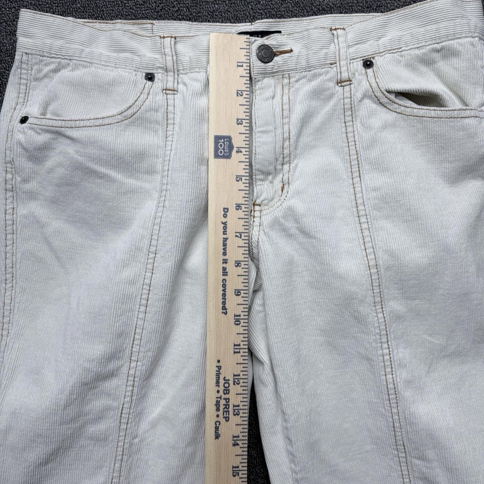 American Eagle Outfitters American Eagle Cream Corduroy Flare Jean MidRise Y2K90’s 12R Size 34" / US 12 / IT 48 - 7 Thumbnail