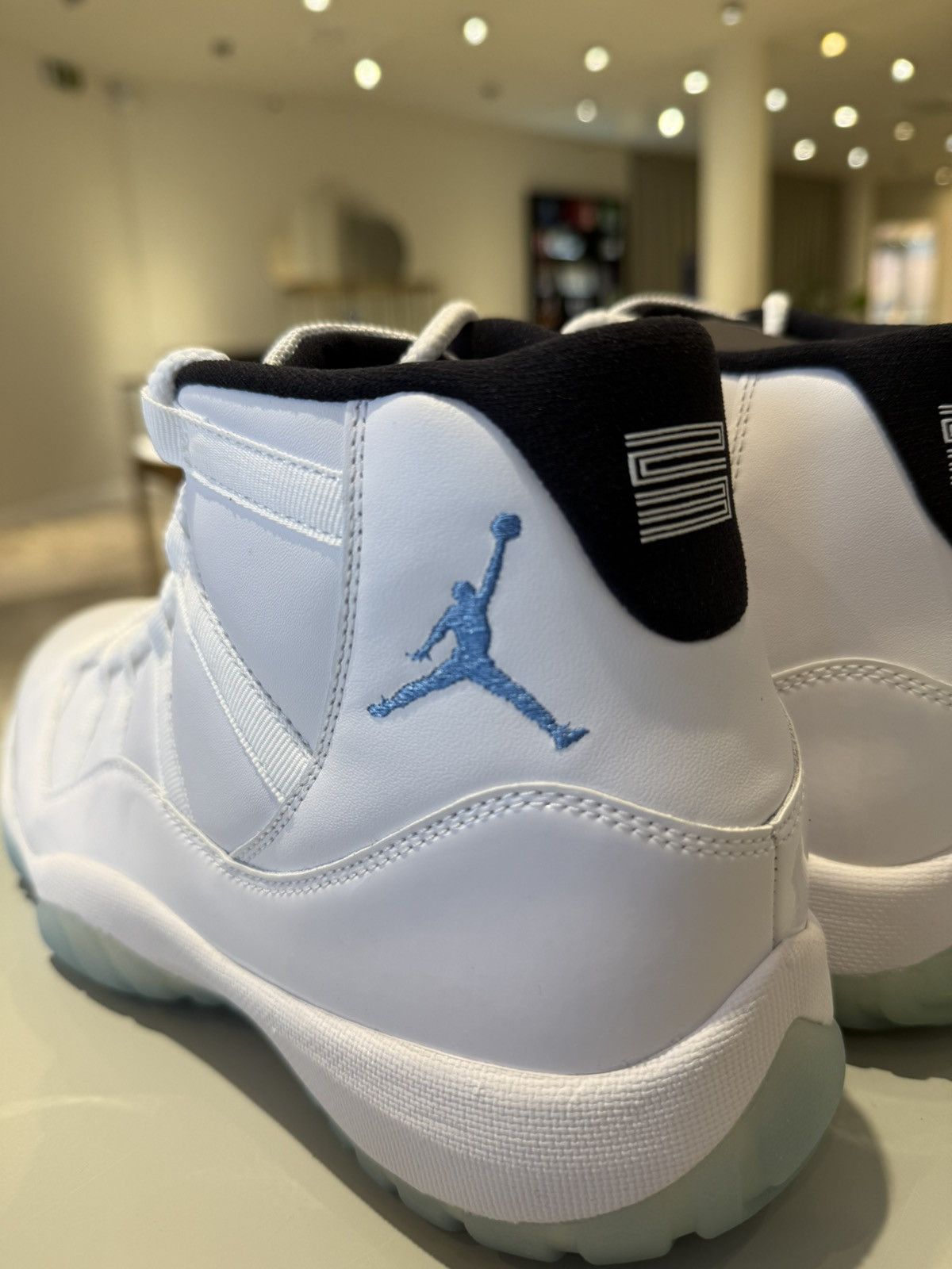 Jordan Brand Air Jordan 11 Retro Legend Blue (2014) Size US 11.5 / EU 44-45 - 5 Thumbnail