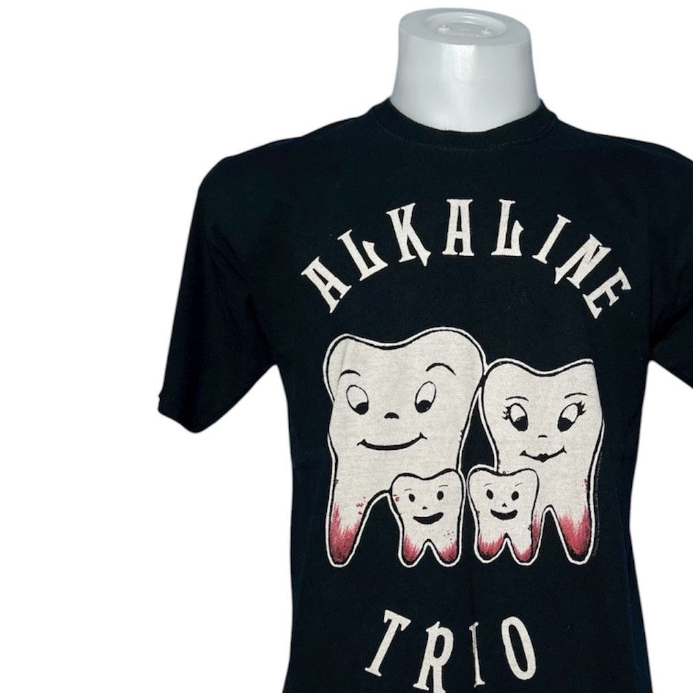 Band Tees Alkaline Trio Punk Band Blink 182 Vintage 90s 02s T-Shirt Size US M / EU 48-50 / 2 - 1 Thumbnail