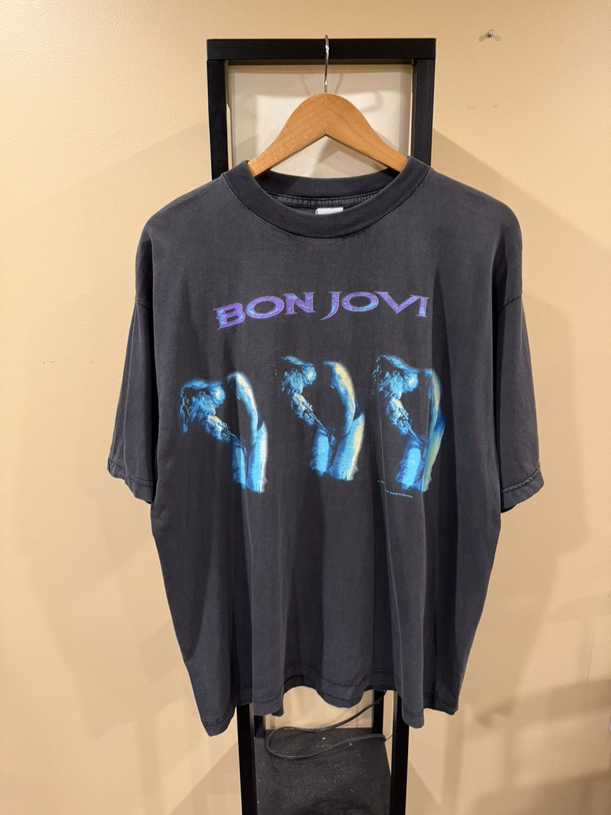 Vintage Vintage Bon Jovi 1995 World Tour Faded Band Tee Size US XL / EU 56 / 4 - 3 Thumbnail