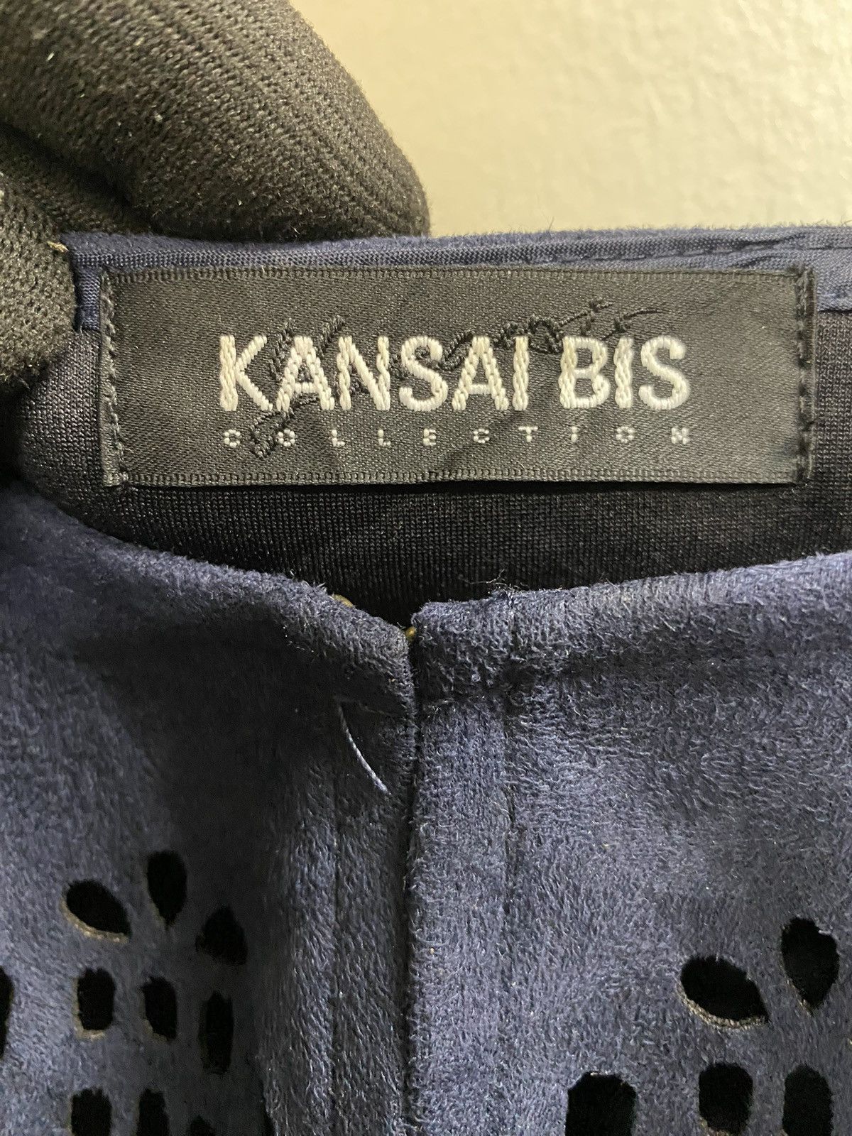 Kansai Yamamoto KANSAI BIS navy blue faux-suede cropped jacket with lasercut Size M / US 6-8 / IT 42-44 - 12 Thumbnail