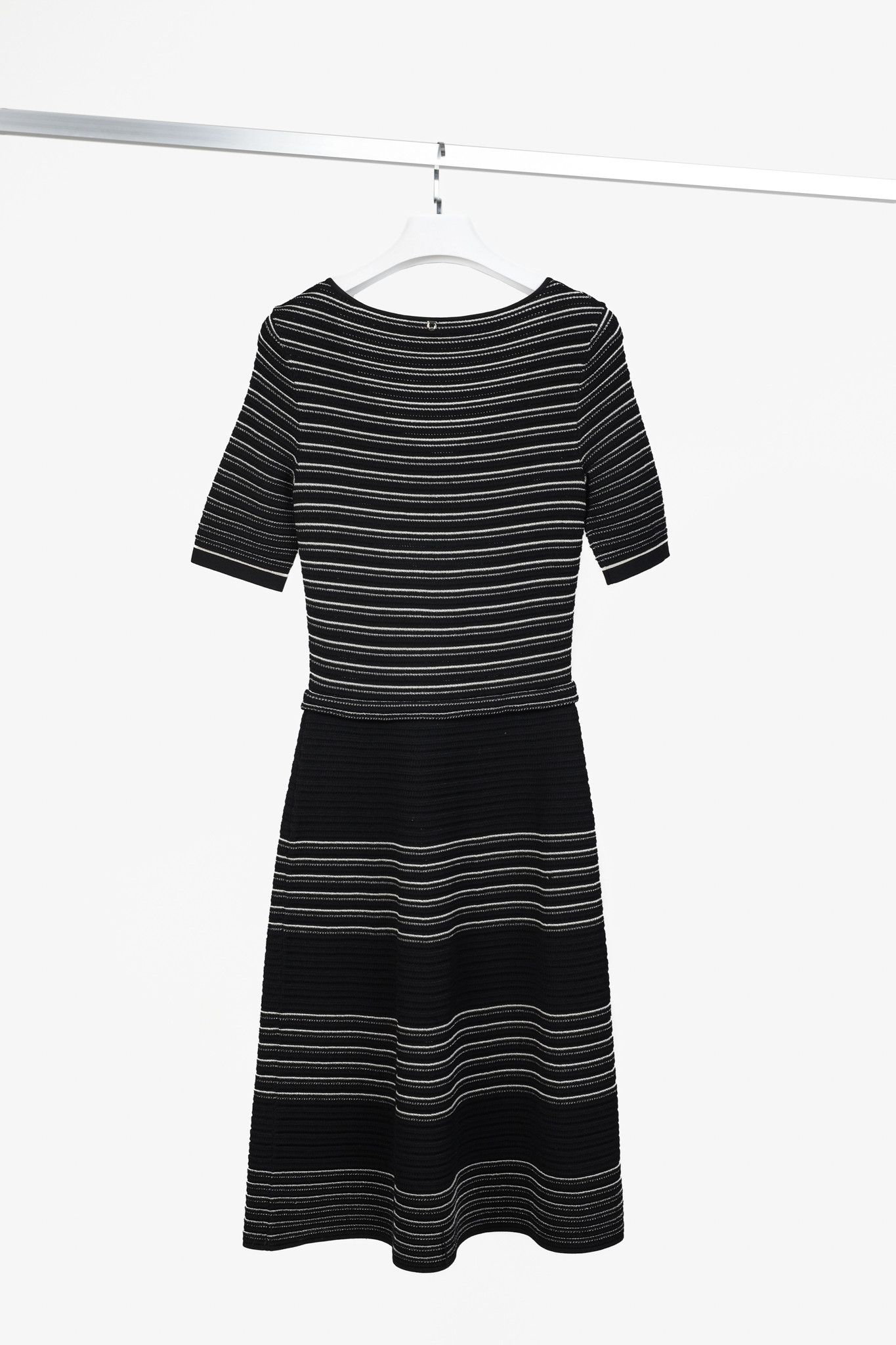 Salvatore Ferragamo Salvatore Ferragamo Black & White Metallic-Striped Dress Size S / US 4 / IT 40 - 2 Thumbnail