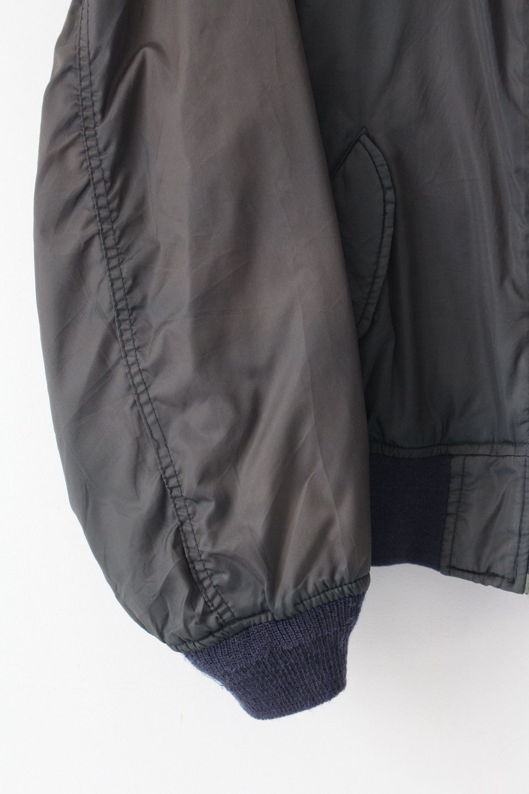 Vintage 1990S RESERVE REVERSIBLE-LINED GRAPHIC PADDED BOMBER Size US L / EU 52-54 / 3 - 9 Thumbnail
