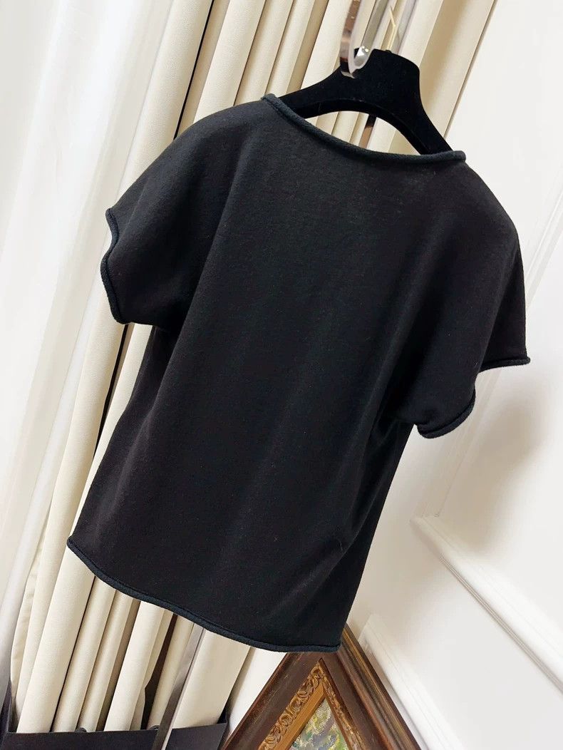 Chanel Chanel Black V-neck flower embroidery short sleeves Size XXS / US 00 / IT 34 - 2 Thumbnail