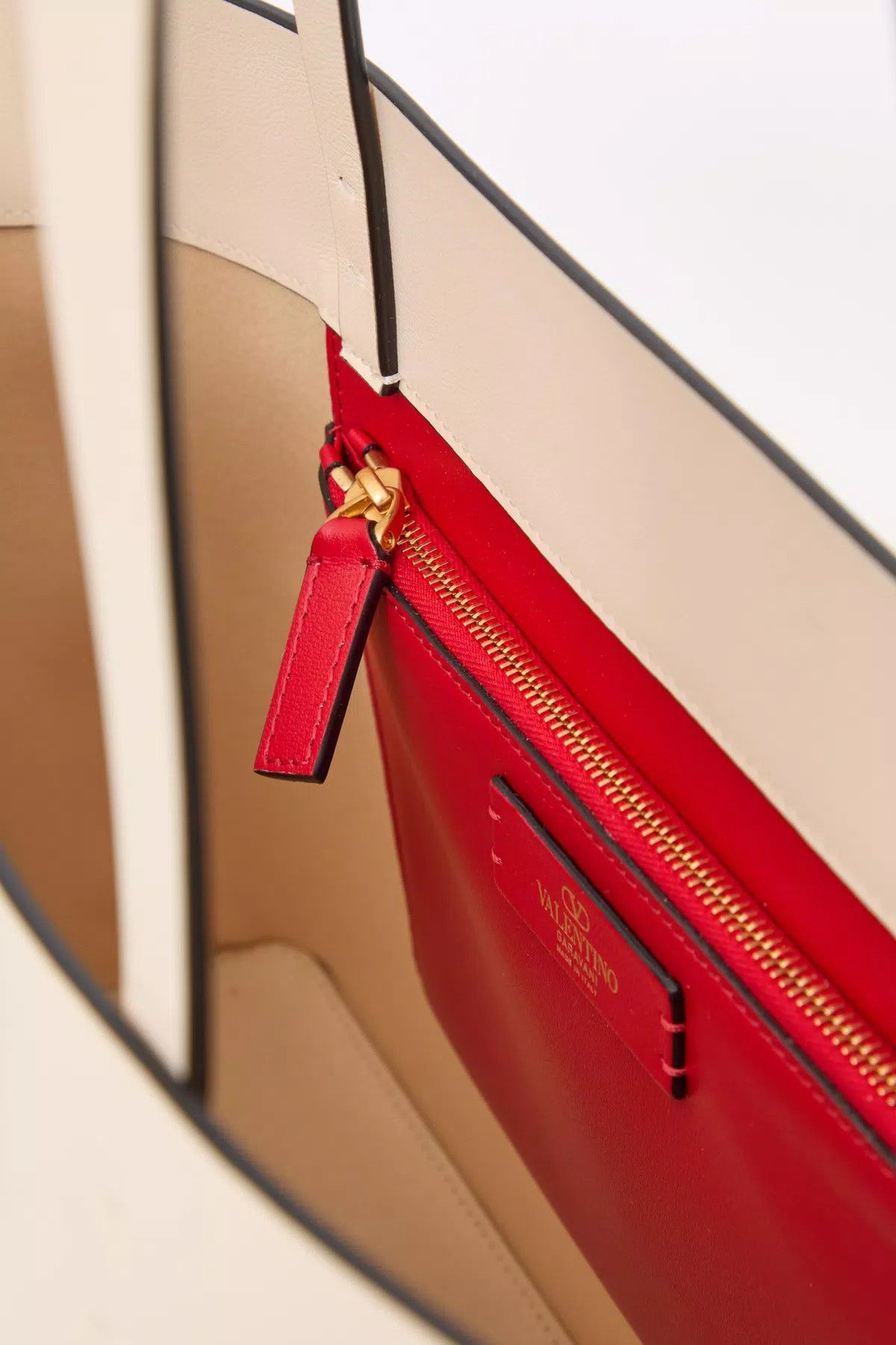 Valentino oc11z0725 Size:OS/ Tote Bag in White Size ONE SIZE - 4 Thumbnail