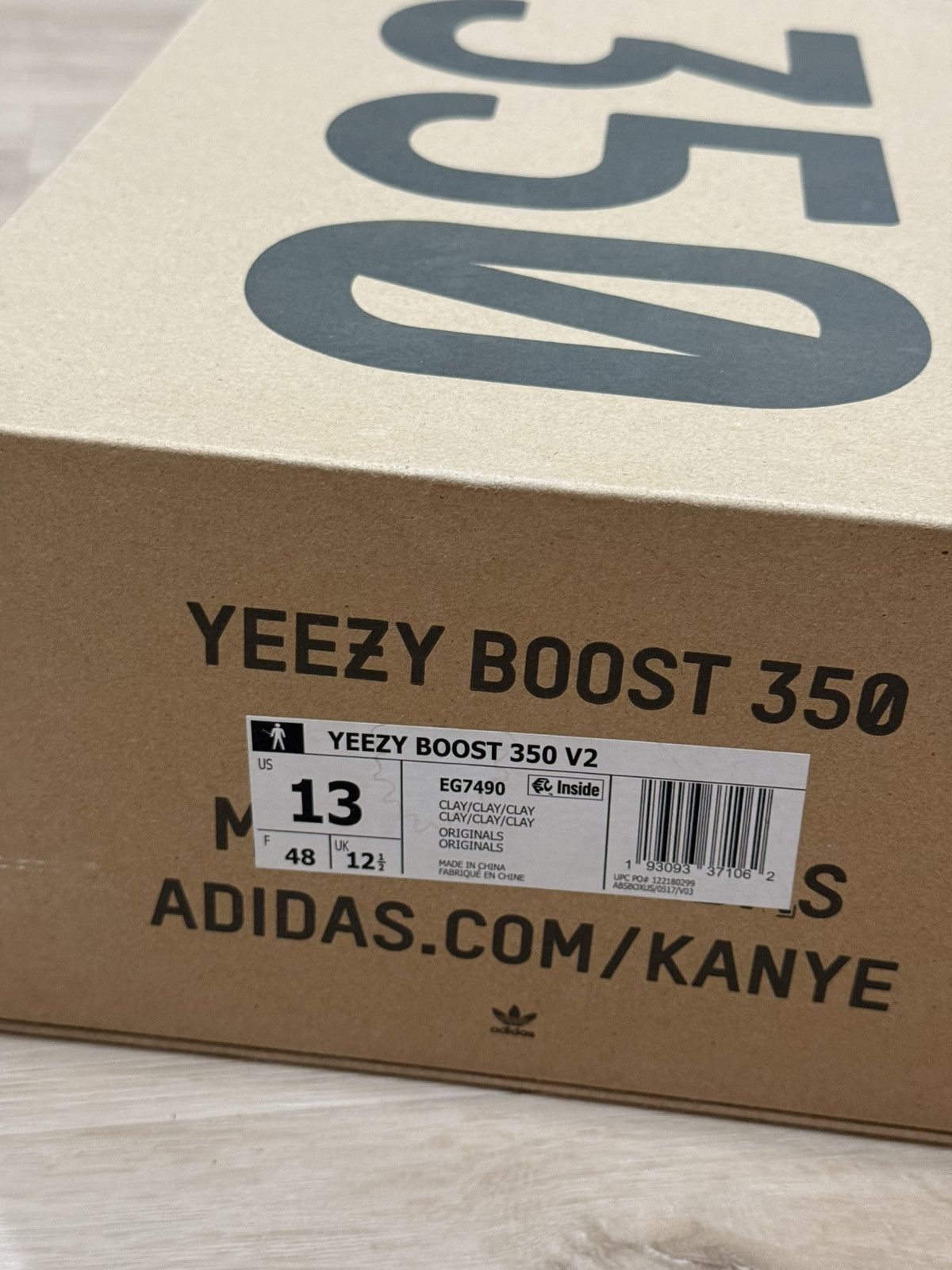 Adidas Yeezy 350 v2 Clay Size US 13 / EU 46 - 20 Thumbnail