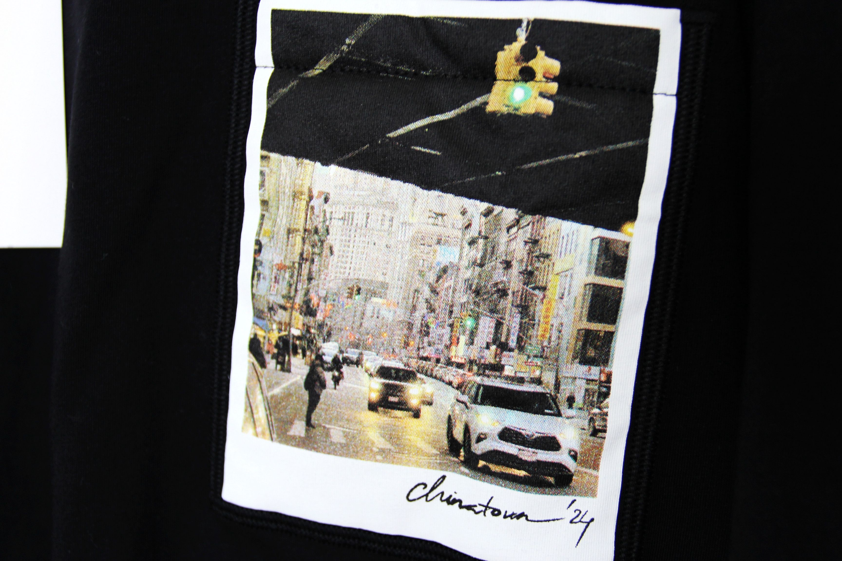 Helmut Lang BNWT AW24 HELMUT LANG CHINATOWN PRINT TSHIRT XL Size US XL / EU 56 / 4 - 8 Thumbnail