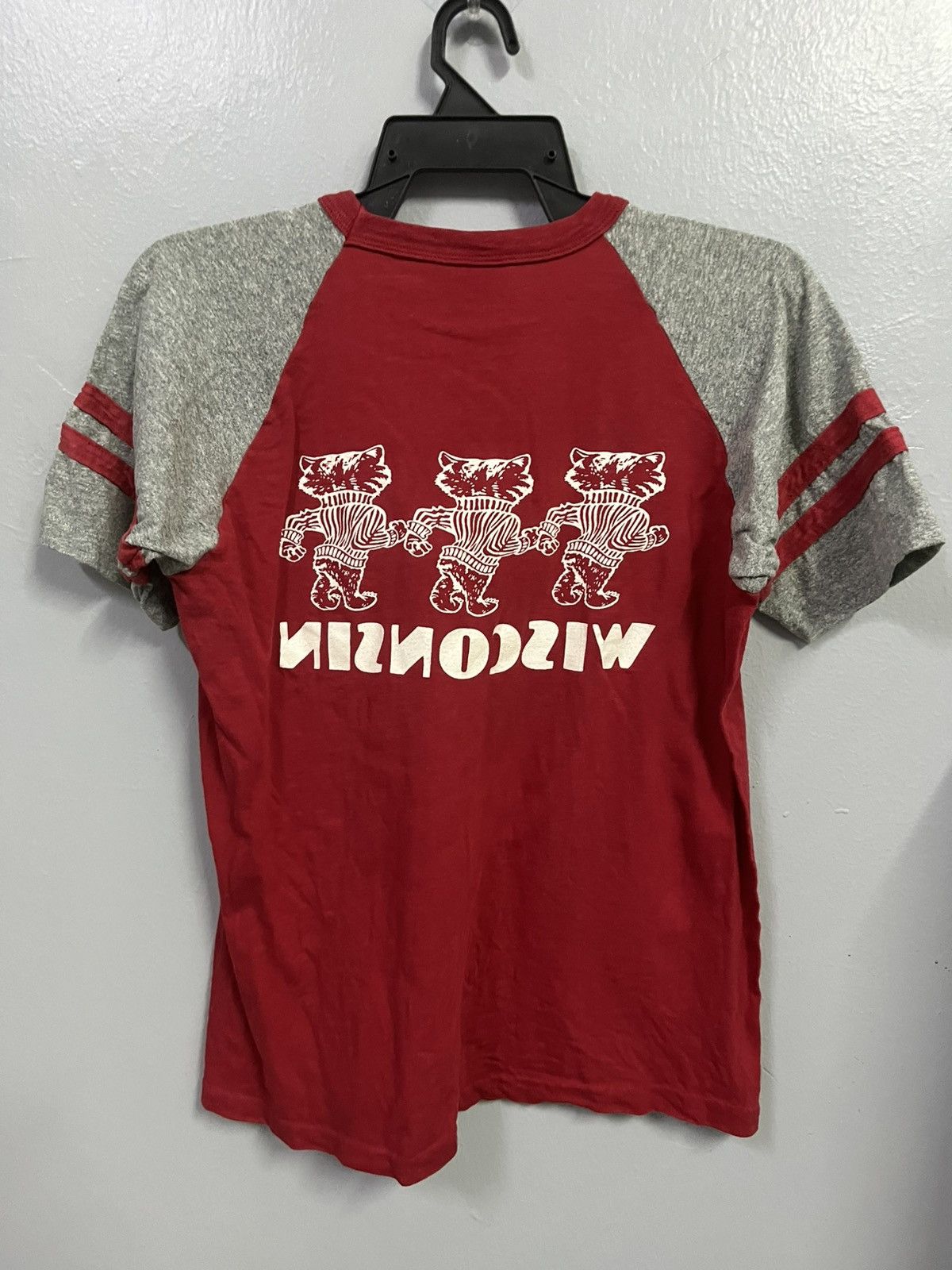 Vintage vintage University of Wisconsin Badgers baseball T-shirt Size US S / EU 44-46 / 1 - 7 Thumbnail
