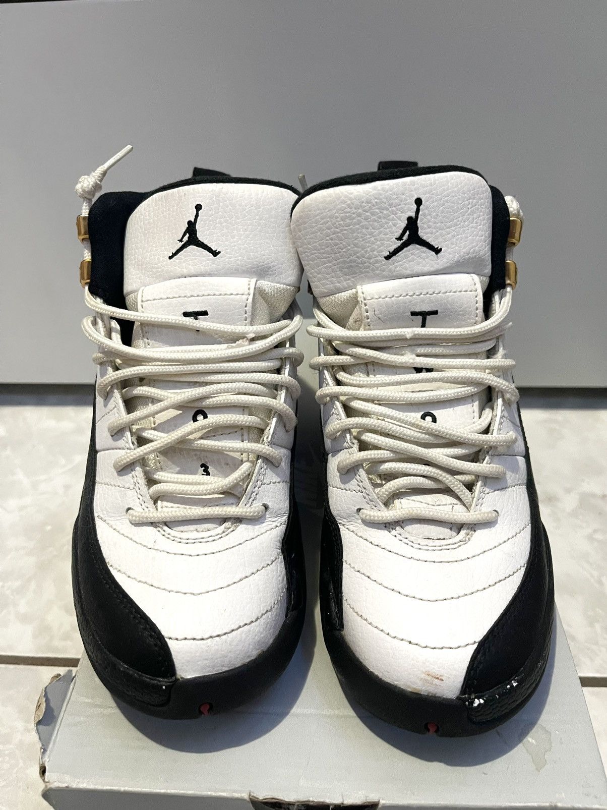 Jordan Brand × Nike × Vintage Jordan Retro 12’ Taxi 2013 Size US 5 / EU 37 - 1 Thumbnail