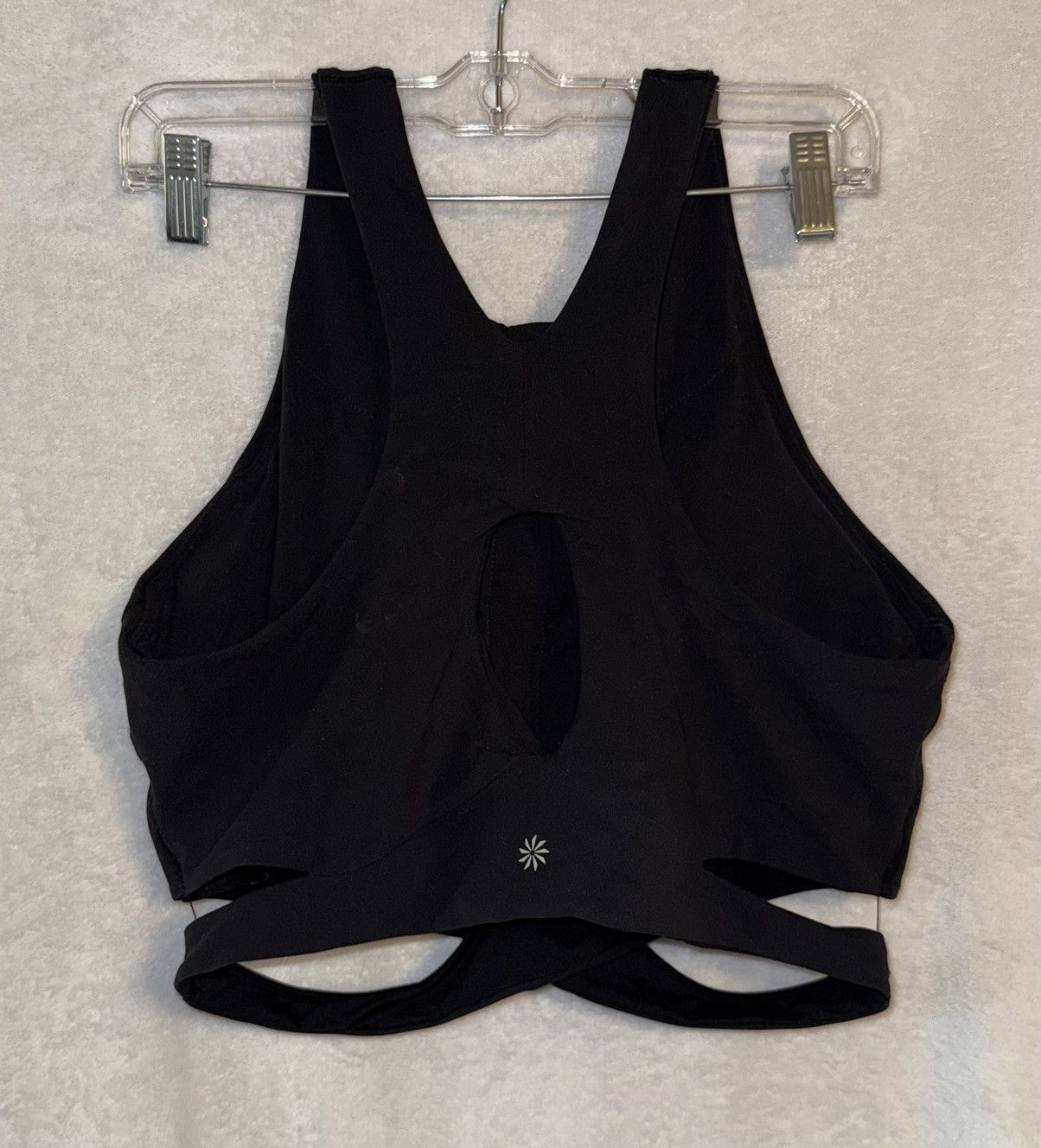 Athleta Athleta women’s size xl black Conscious Cut Out Crop sports Size XL / US 12-14 / IT 48-50 - 6 Thumbnail