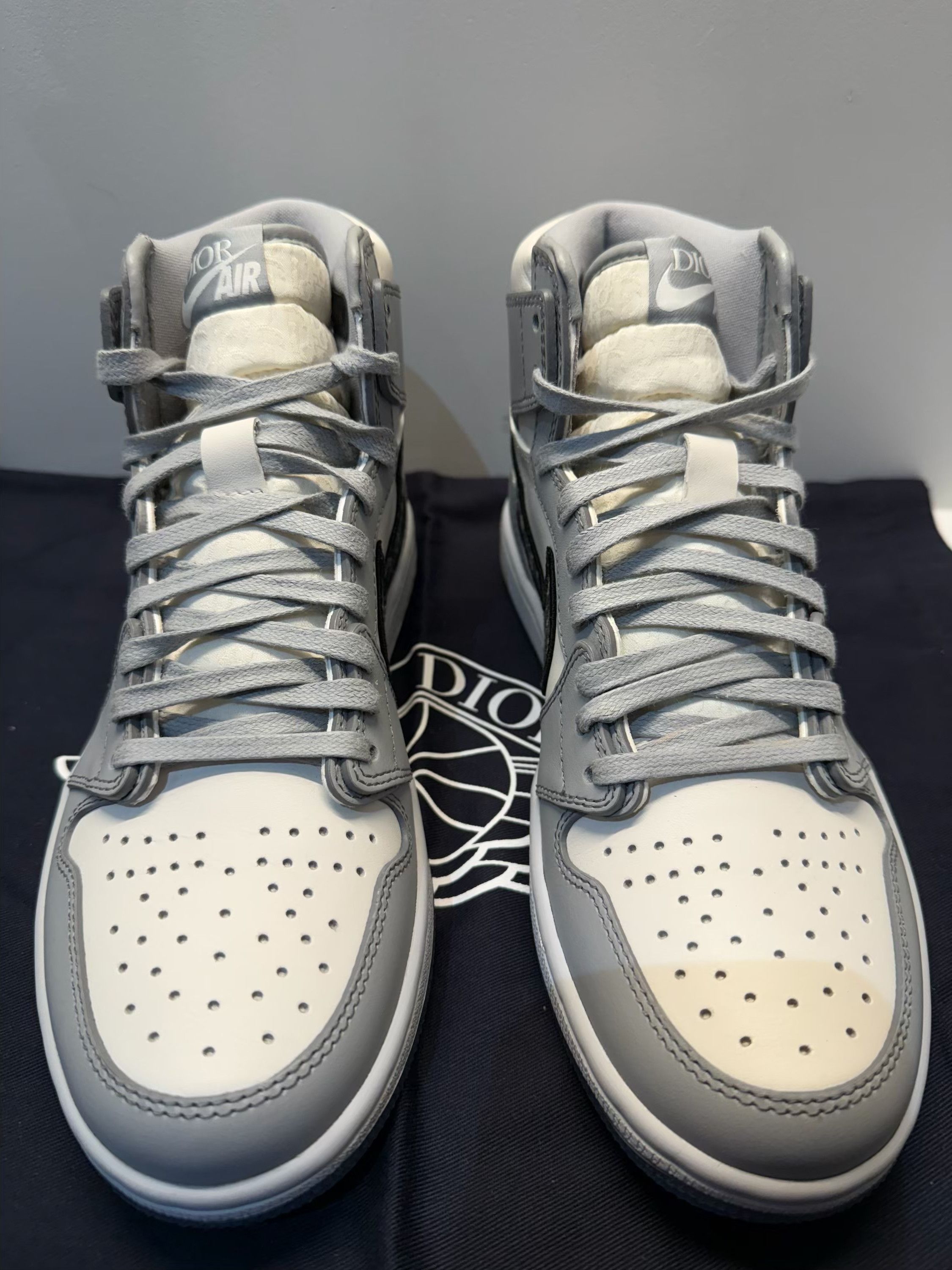 Dior × Jordan Brand Jordan x Dior Air Jordan 1 Retro High Top Sneaker BNIB Size US 6.5 / EU 39-40 - 12 Thumbnail