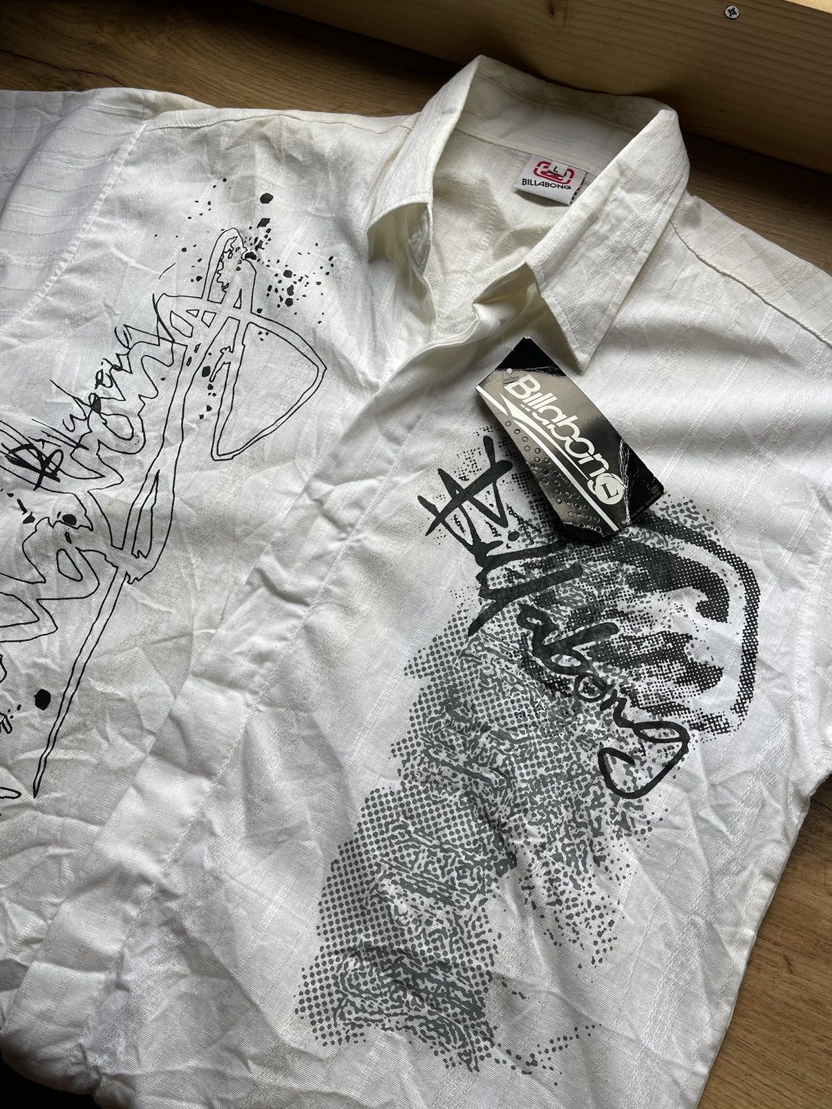 Billabong New with tags 90’s Billabong vintage graffiti shirt Size US L / EU 52-54 / 3 - 7 Thumbnail