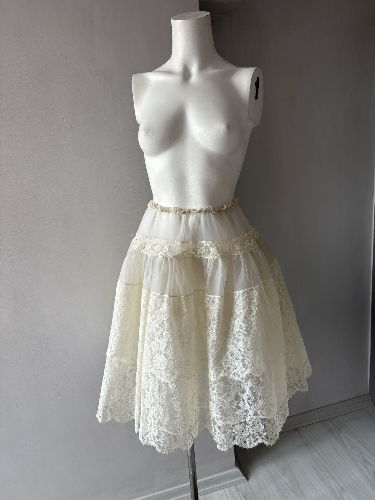 Vintage Vintage petticoat Size 26" / US 2 / IT 38 - 3 Thumbnail