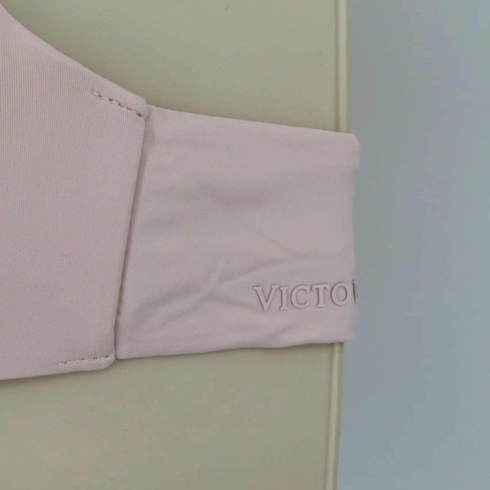 Victoria's Secret Victoria's Secret Bra 32B Wireless Lined Pink Back Lace Accent T-shirt Bra Womens 32B Size ONE SIZE - 5 Thumbnail