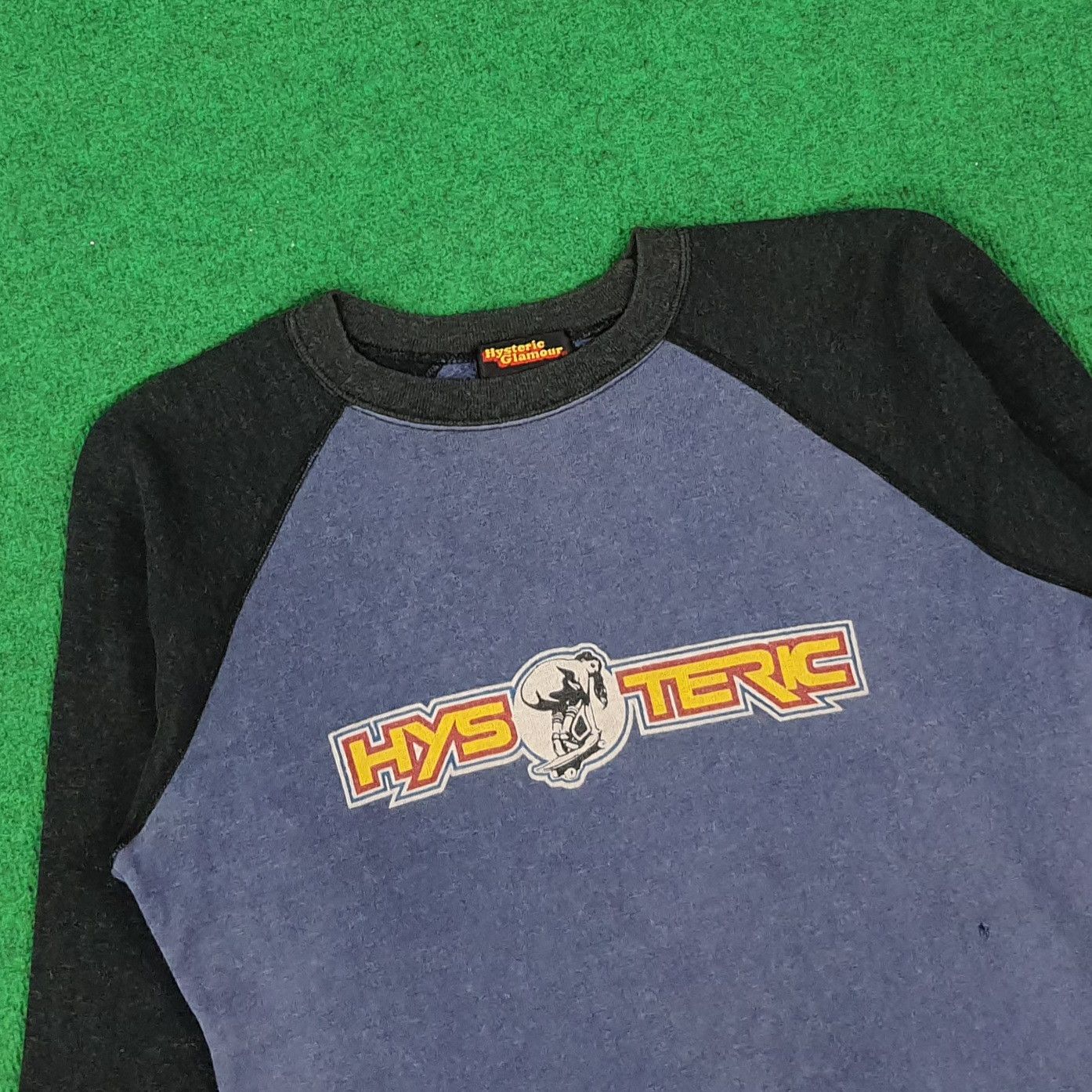 Hysteric Glamour × Japanese Brand × Vintage Vintage Hysteric Glamour Japan Brand Raglan Sweatshirt Size XS / US 0-2 / IT 36-38 - 2 Thumbnail
