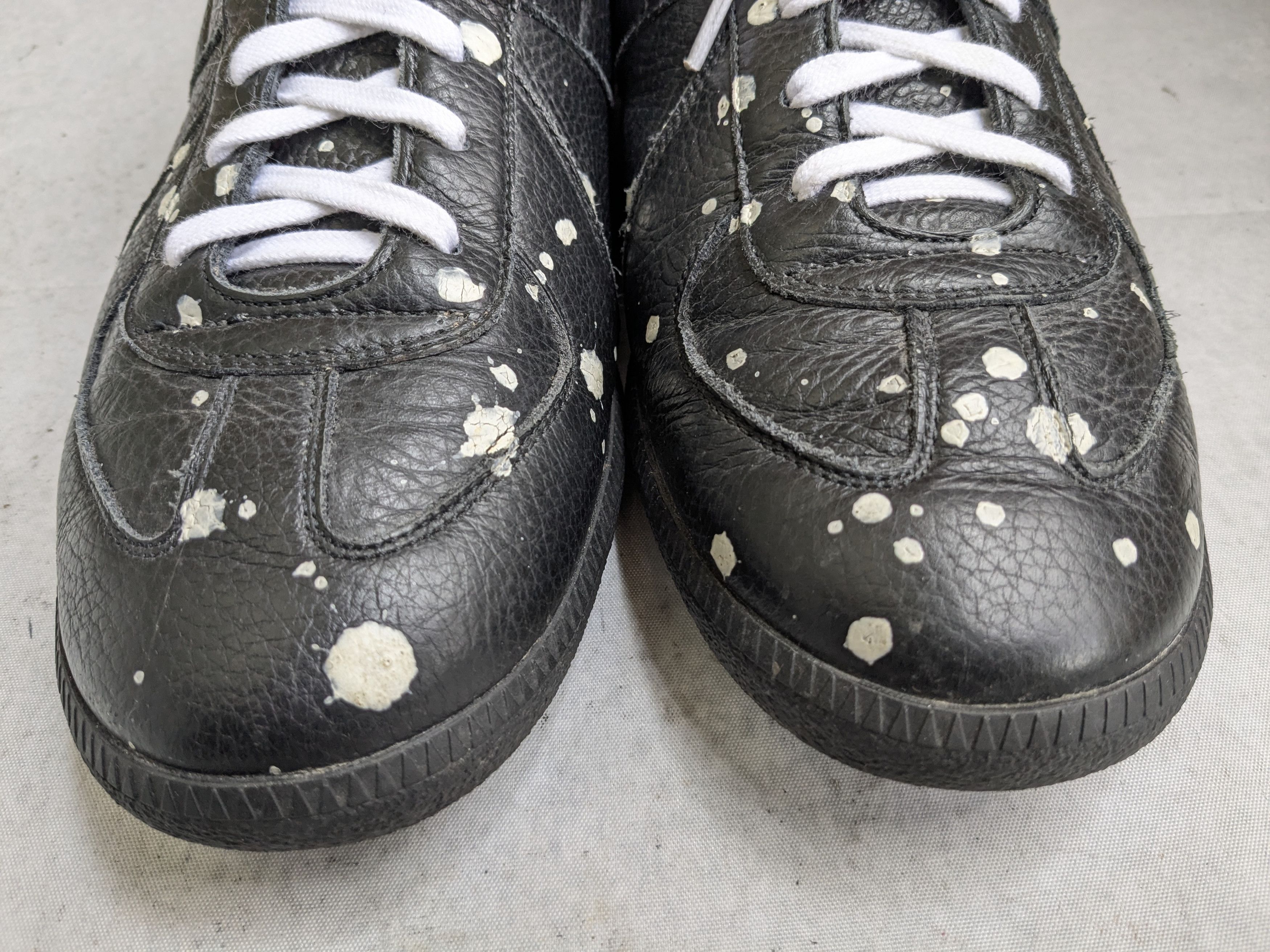 Maison Margiela Maison Margiela Replica GAT Black Paint Splatter 12 45 White Size US 12 / EU 45 - 3 Thumbnail