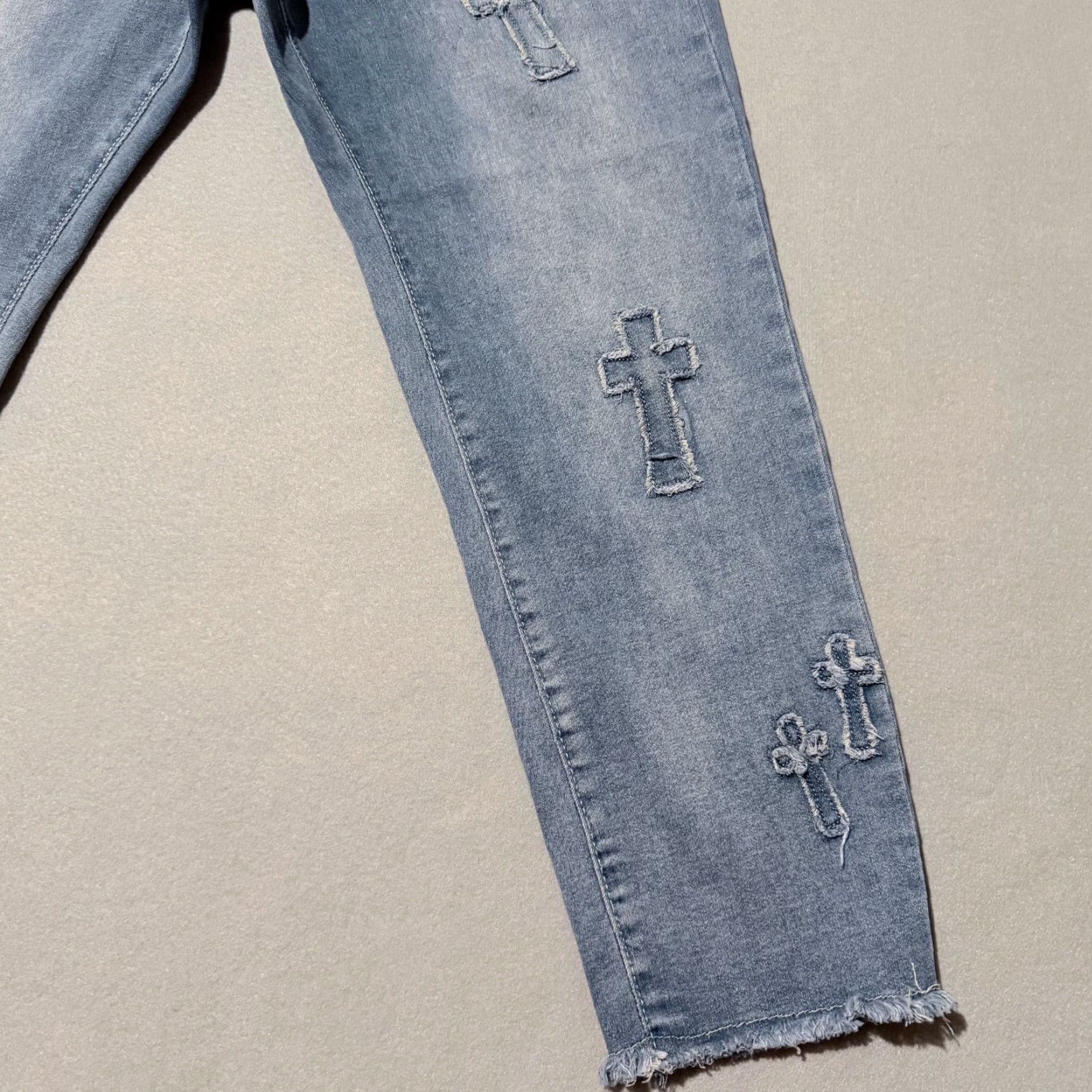 Vintage Bamboo Jeans Women's Blue Denim Stretch Frayed Hem Skinny 18 Cross Patch Heart Style - Jeans Size 40" / US 18 - 6 Thumbnail
