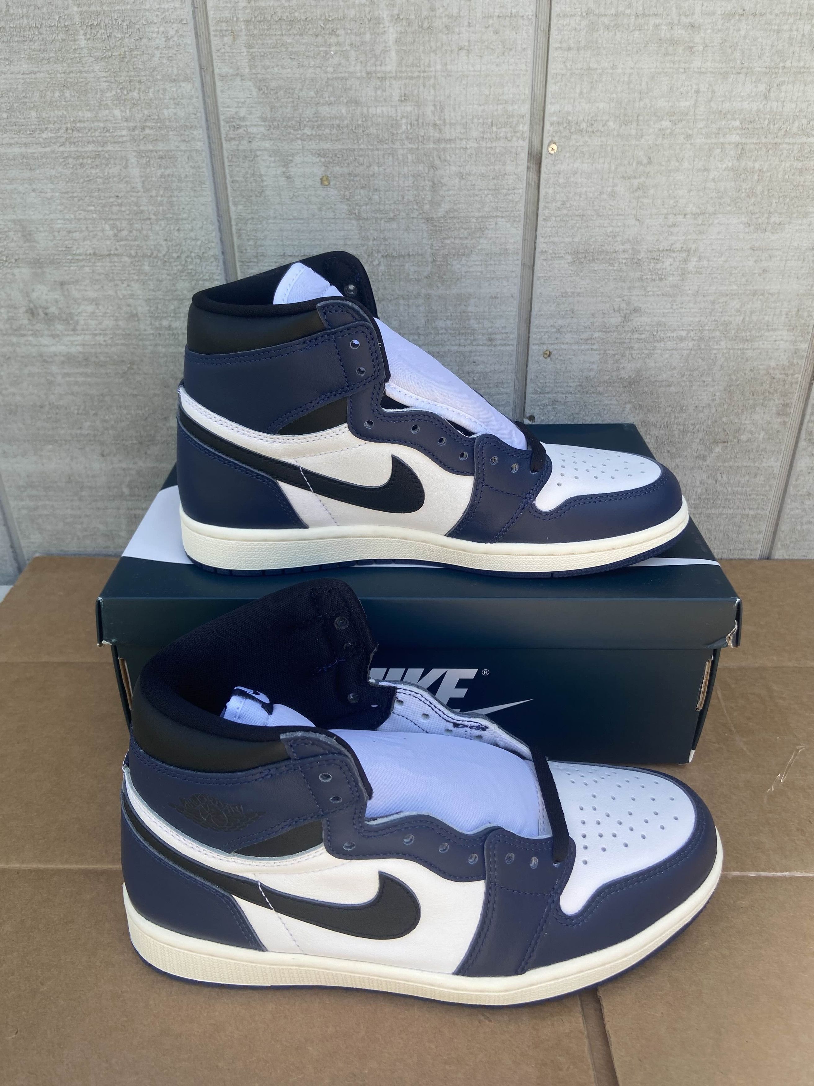 Nike Air Jordan 1 Retro OG High Midnight Navy Size 8 Size US 8 / EU 41 - 1 Thumbnail