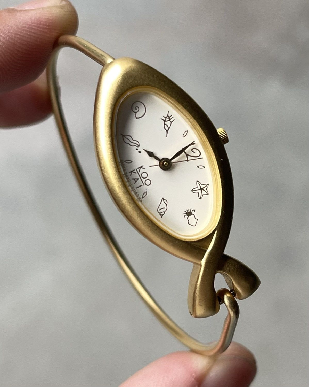 Designer × Japanese Brand × Vintage 𝐕𝐢𝐧𝐭𝐚𝐠𝐞 𝐊𝐎𝐎𝐊𝐀𝐈 𝐅𝐢𝐬𝐡-𝐬𝐡𝐚𝐩𝐞𝐝 𝐂𝐚𝐬𝐞 𝐆𝐨𝐥𝐝 𝐓𝐨𝐧𝐞 𝐁𝐫𝐚𝐜𝐞𝐥𝐞𝐭 𝐖𝐚𝐭𝐜𝐡 🎣 Size ONE SIZE - 1 Thumbnail