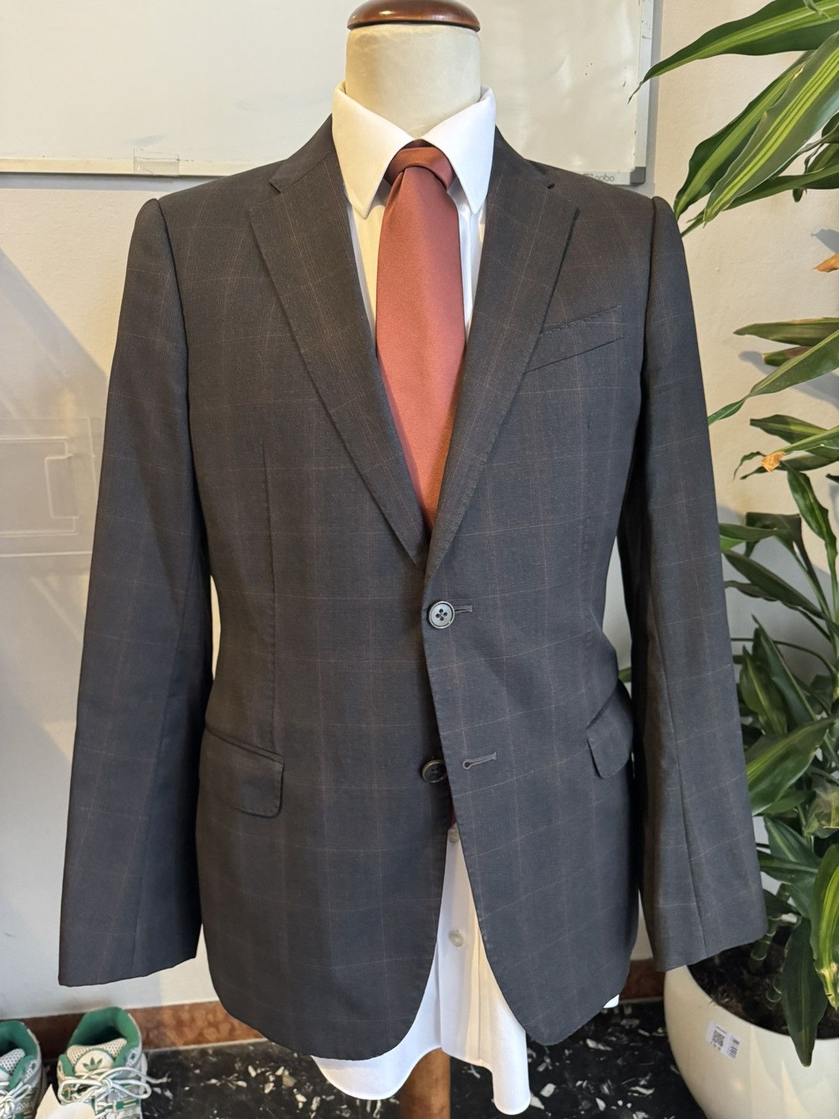 Armani Collezioni Armani Collezioni Brown suit 48 Size 48R - 1 Thumbnail