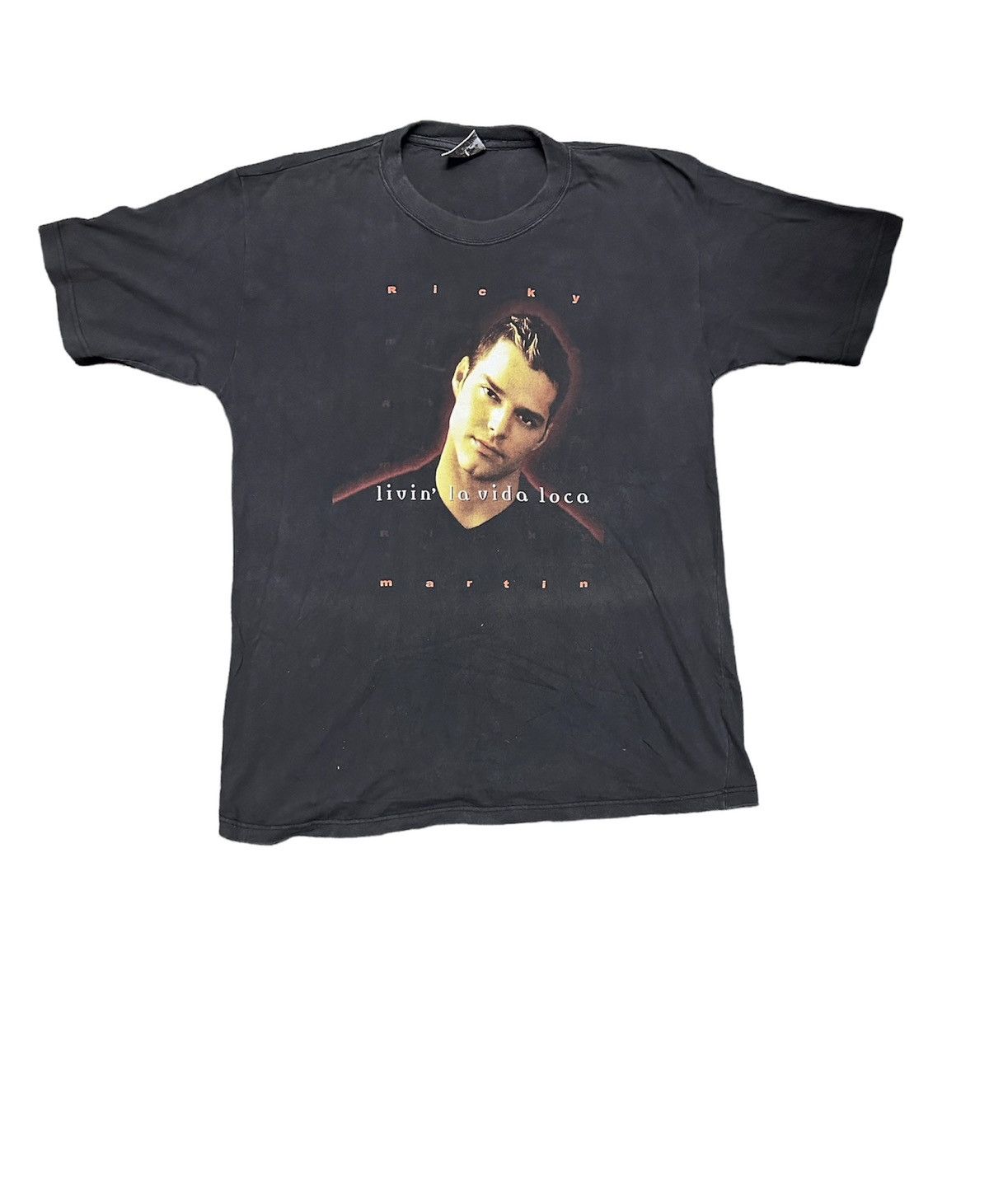 Band Tees Vtg Ricky Martin livin la vida loca singger tee Size US XL / EU 56 / 4 - 1 Thumbnail