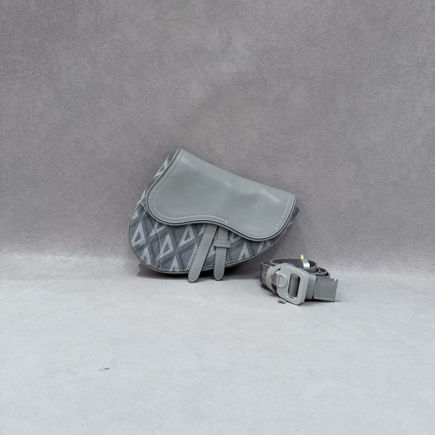 Dior Pre-loved Bag Very good condition Size ONE SIZE - 1 Thumbnail