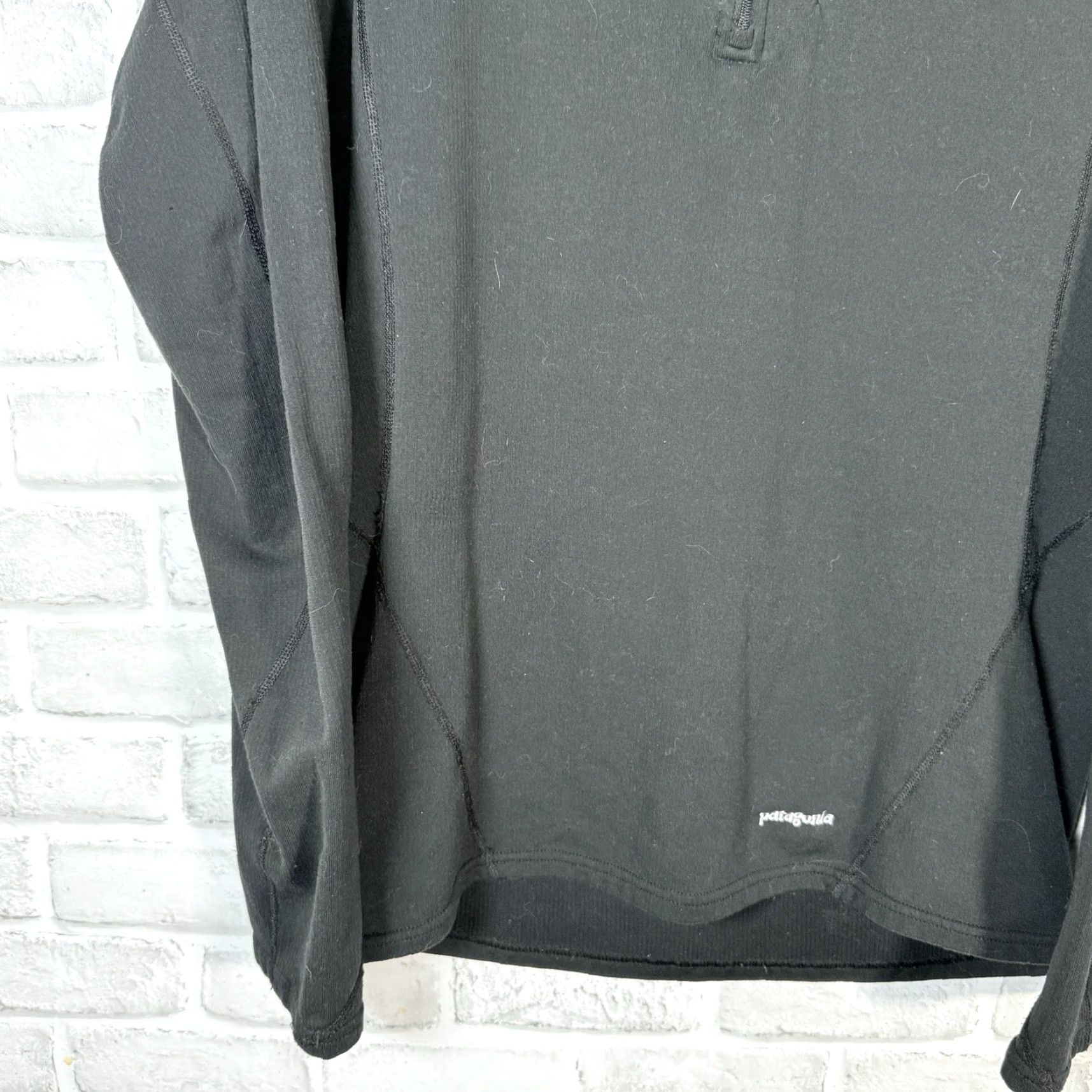 Patagonia VINTAGE Patagonia Capilene Baselayer Black Polyester Blend Athletic Pullover Mens M Sweatshirt Zip Closure Size US M / EU 48-50 / 2 - 3 Thumbnail