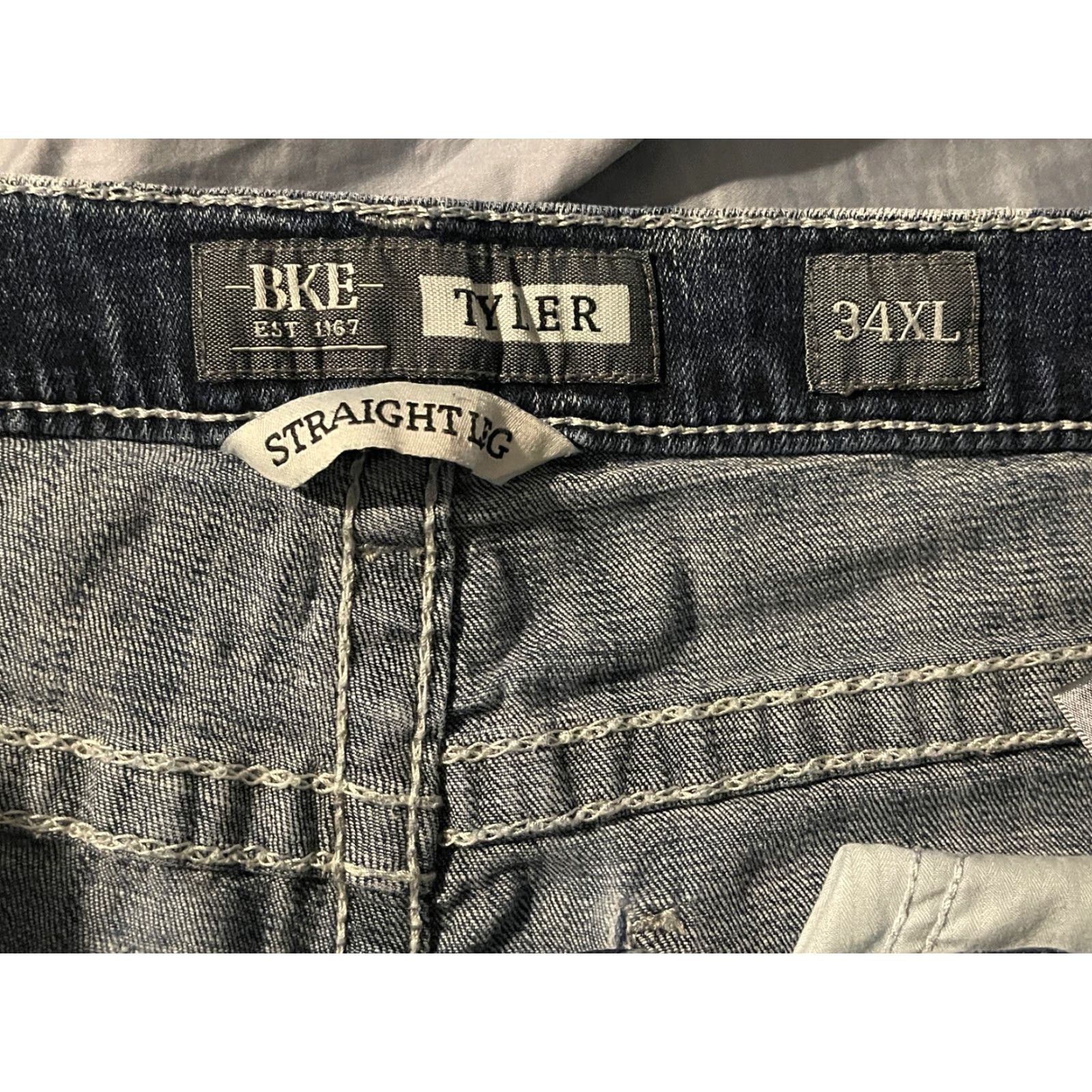 Vintage BKE Tyler Buckle Mens Jeans 34XL Straight Leg Blue Denim (32x34.5) 7-Pocket Embroidered Buckle Store Mens Buckle BKE Tyler Jeans blue denim Size US 39 - 4 Thumbnail
