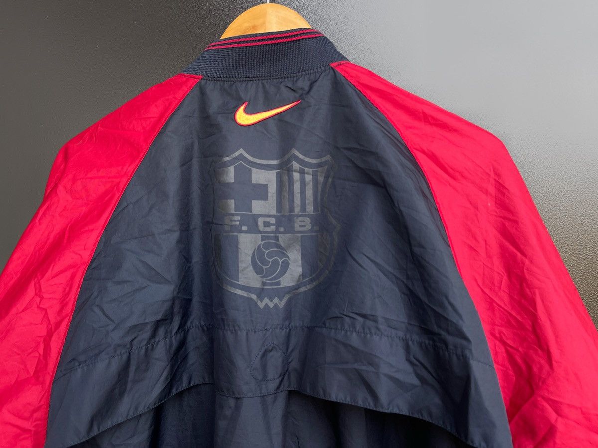 Vintage Barcelona 1998 2000 Track Top Jacket Football Full Zip Nike Size US M / EU 48-50 / 2 - 9 Thumbnail