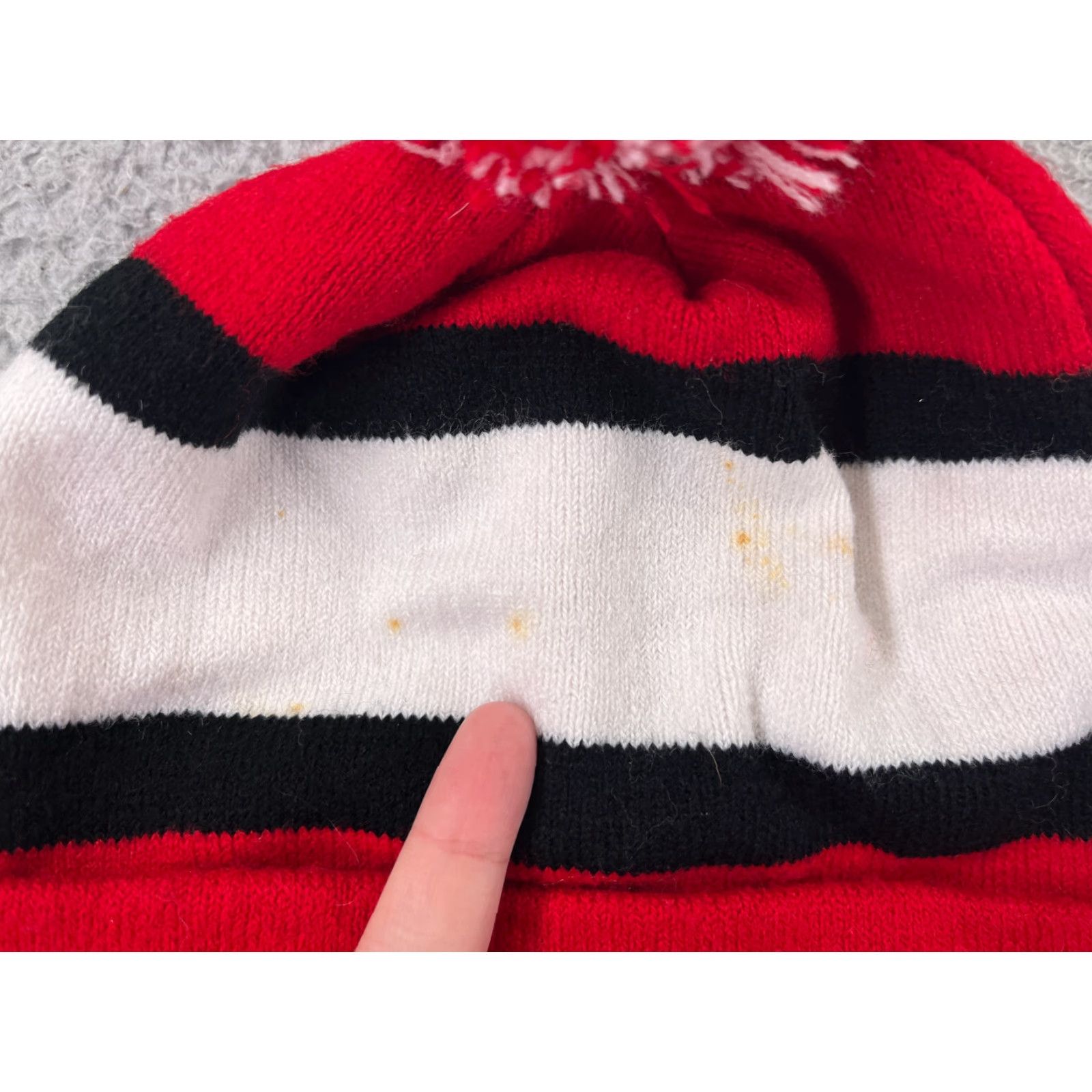 Vintage Rogers Hometown Hockey Beanie Toque Adult One Size Red Acrylic Blend Knit Pom Hat Mens Size ONE SIZE - 5 Thumbnail