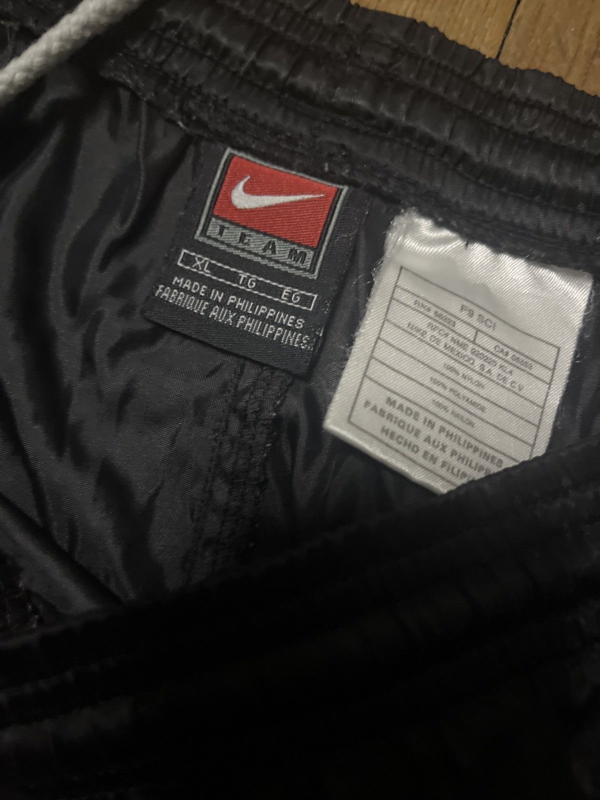 Nike RARE Nike Shorts Size US 44 / EU 60 - 2 Thumbnail
