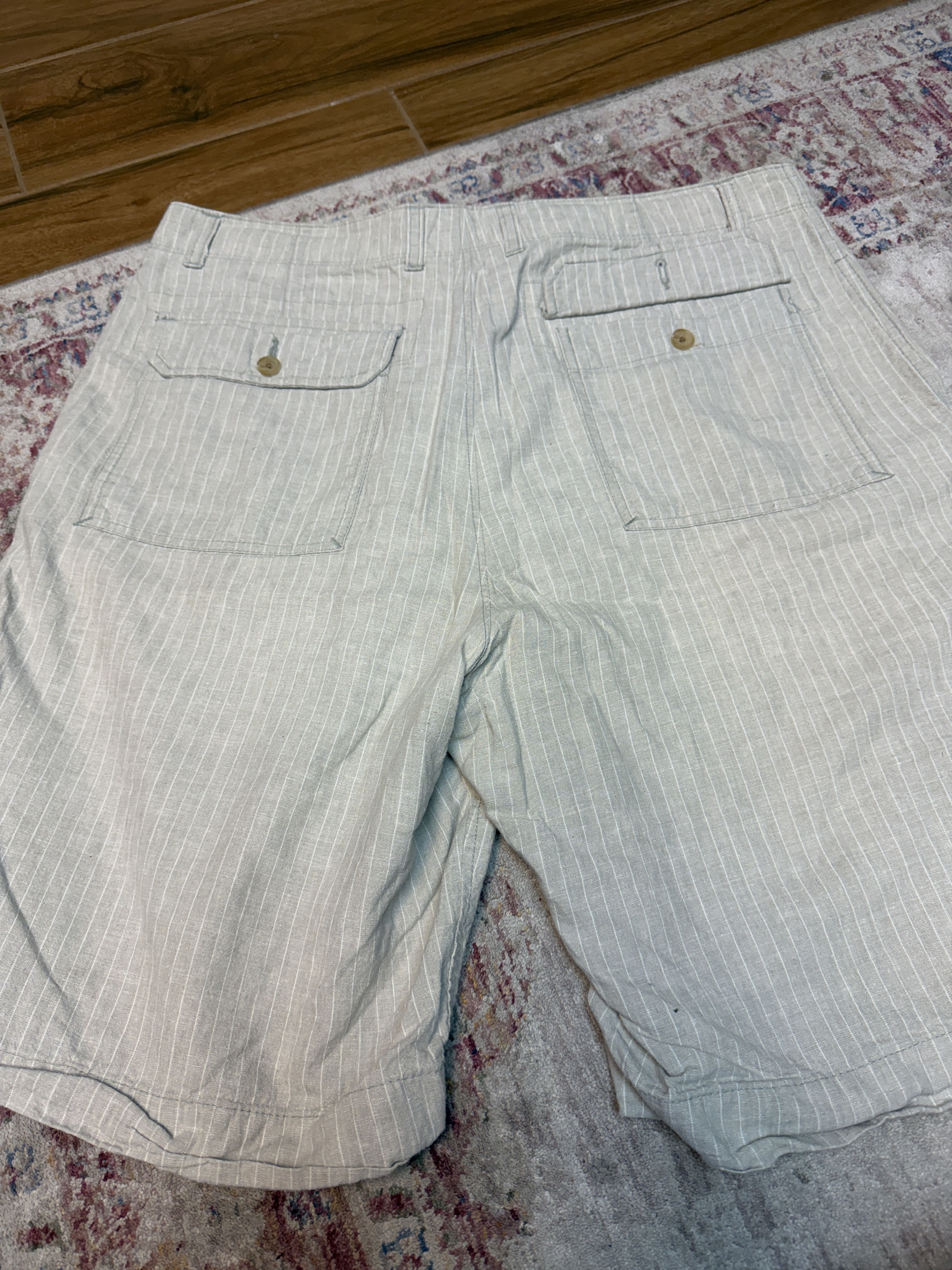 Banana Republic Banana Republic Men's Stripped Light Cream Khaki Shorts Size US 36 / EU 52 - 4 Thumbnail