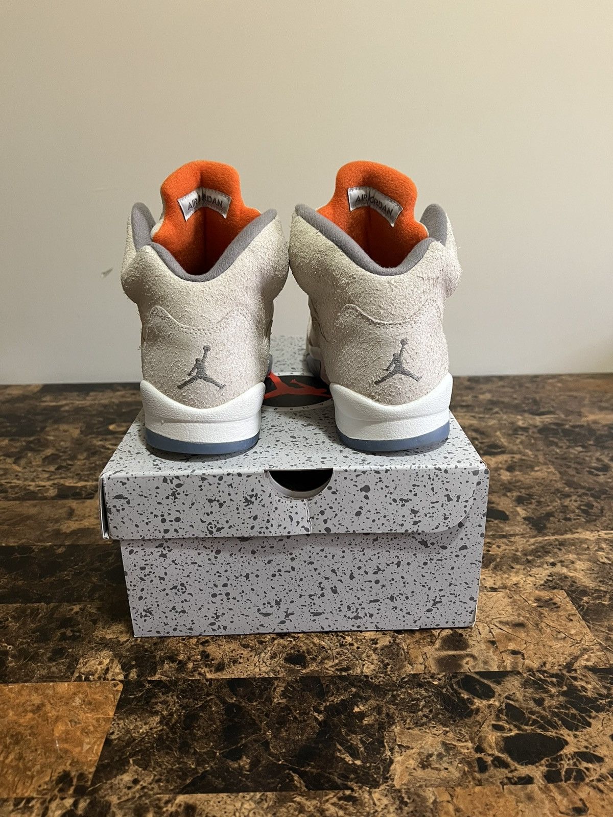 Jordan Brand Jordan 5 Retro SE Craft Light Orewood Brown 7Y PreOwned (GS) Size US 7 / EU 40 - 4 Thumbnail