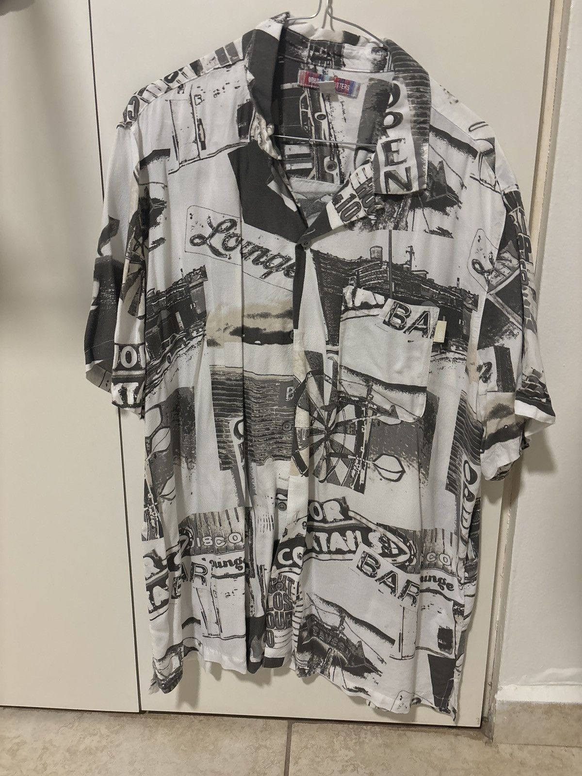 Urban Outfitters Vintage Urban Outfitters Graphic Button-Up Shirt Size US L / EU 52-54 / 3 - 1 Thumbnail