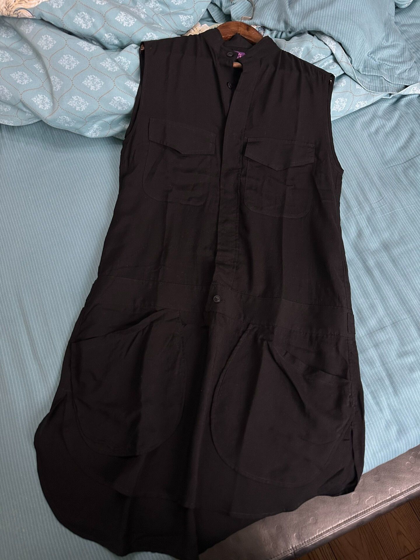 Y's Black Sleeveless Dress for Casual Elegance