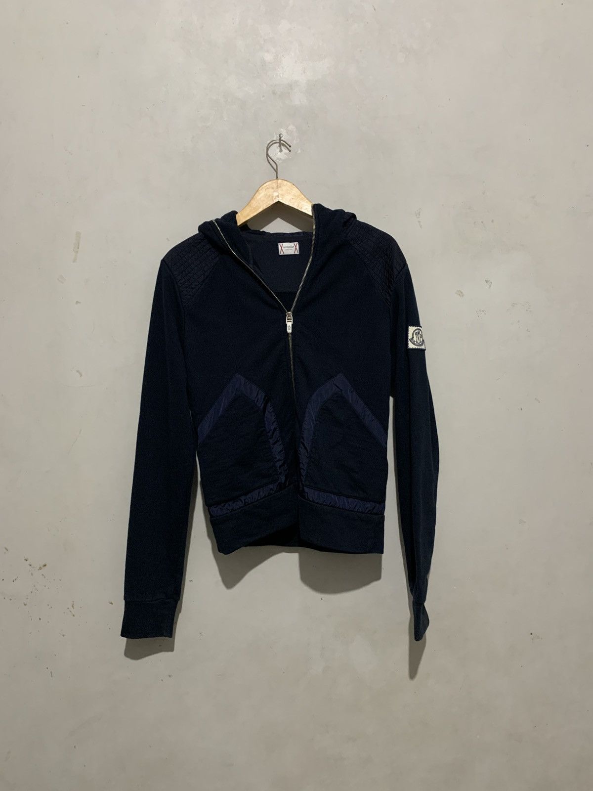 Moncler Jacket Hoodie Moncler Gamme Bleu Vintage Second Original M Size US M / EU 48-50 / 2 - 1 Thumbnail