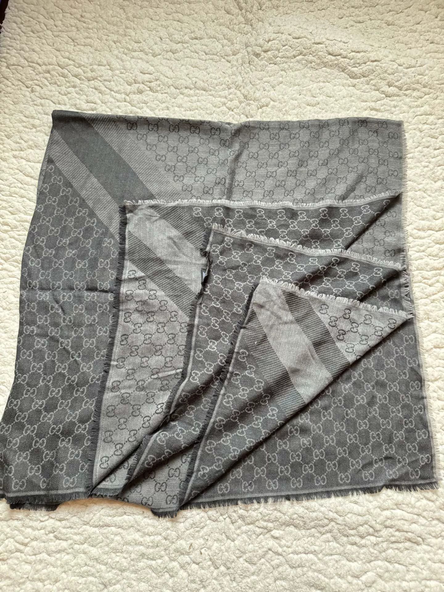 Gucci Gucci Gray Cashmere Shawl 140x140cm Size ONE SIZE - 1 Thumbnail