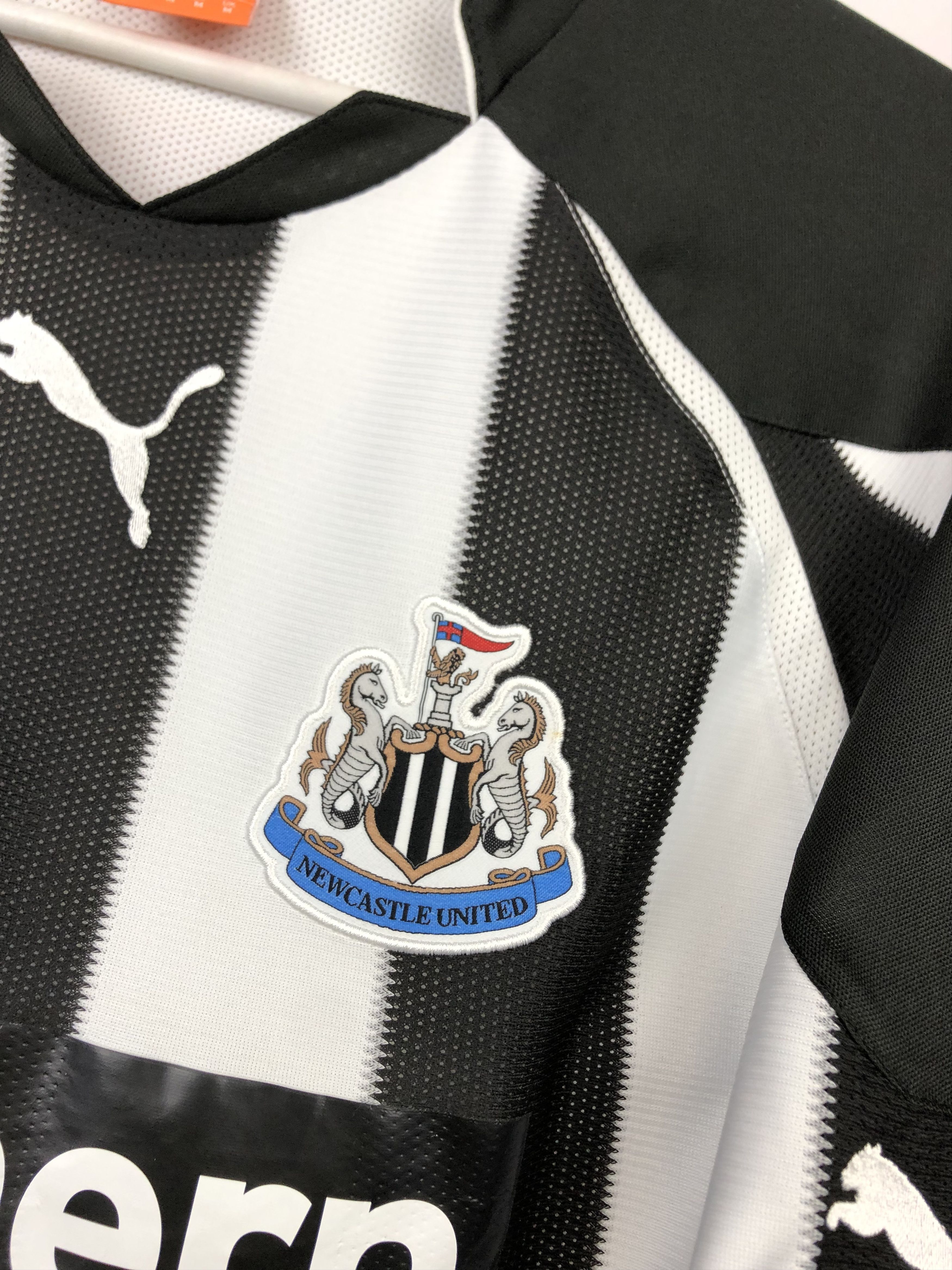 Puma Newcastle United football shirt 2010 Soccer Jersey Trikot Size US M / EU 48-50 / 2 - 4 Thumbnail