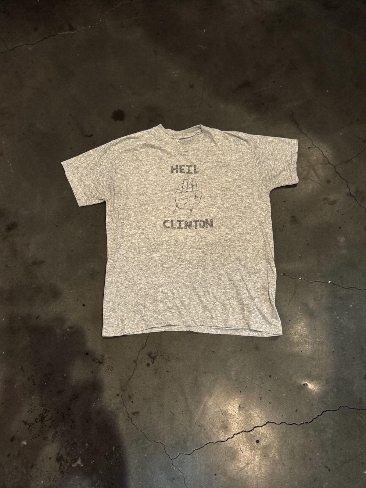 Other 1970's Vintage Political "Heil Clinton" Shirt Size US L / EU 52-54 / 3 - 1 Thumbnail